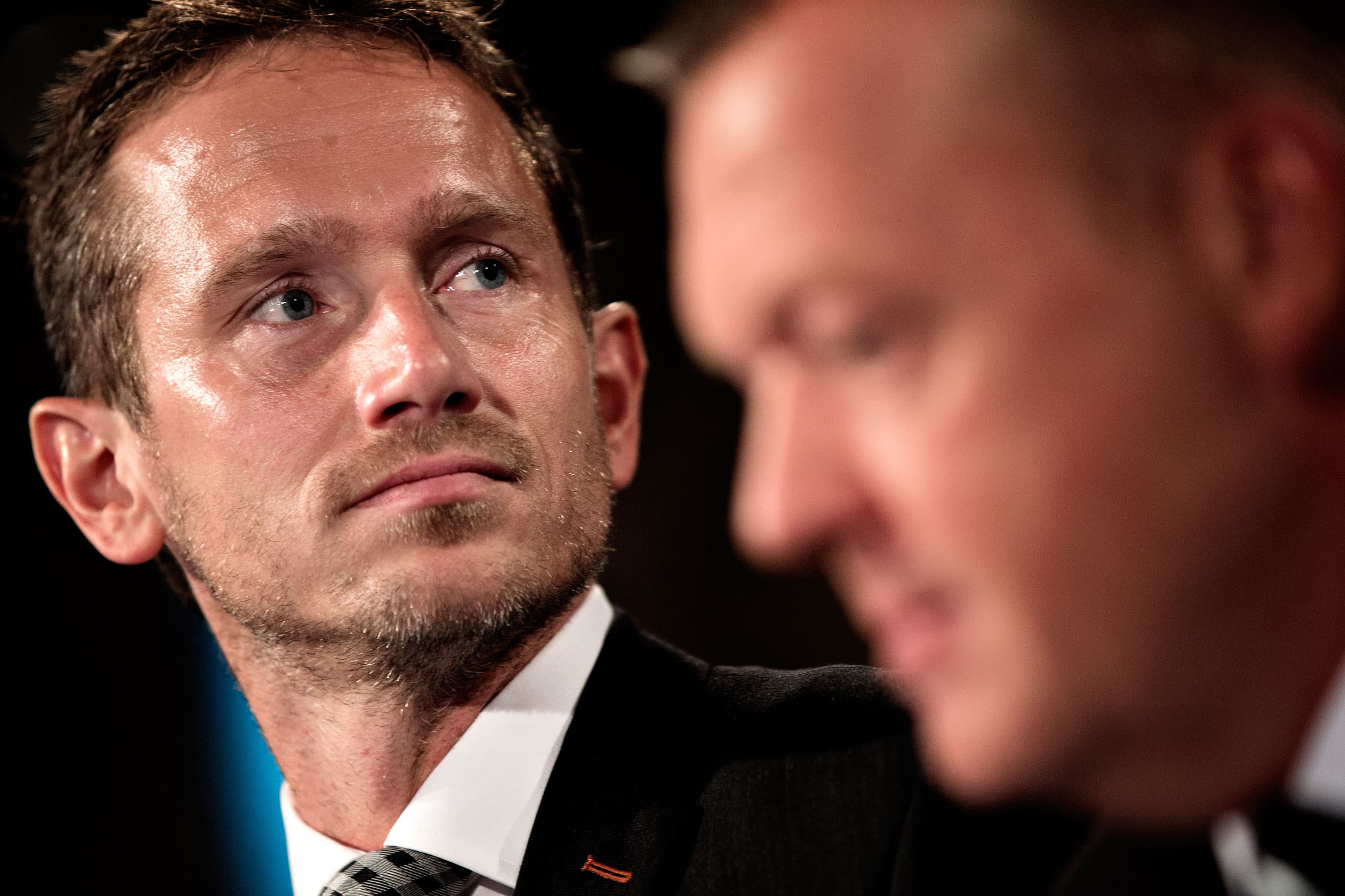 De to gør sig umage for at fremstå som et samlet formandskab, og de fem valgpunkter præsenteres som et nøje indstuderet teaterstykke, hvor Løkke og Jensen igen og igen afløser hinanden på cue.
Foto: Jakob Ehrbahn / Polfoto
