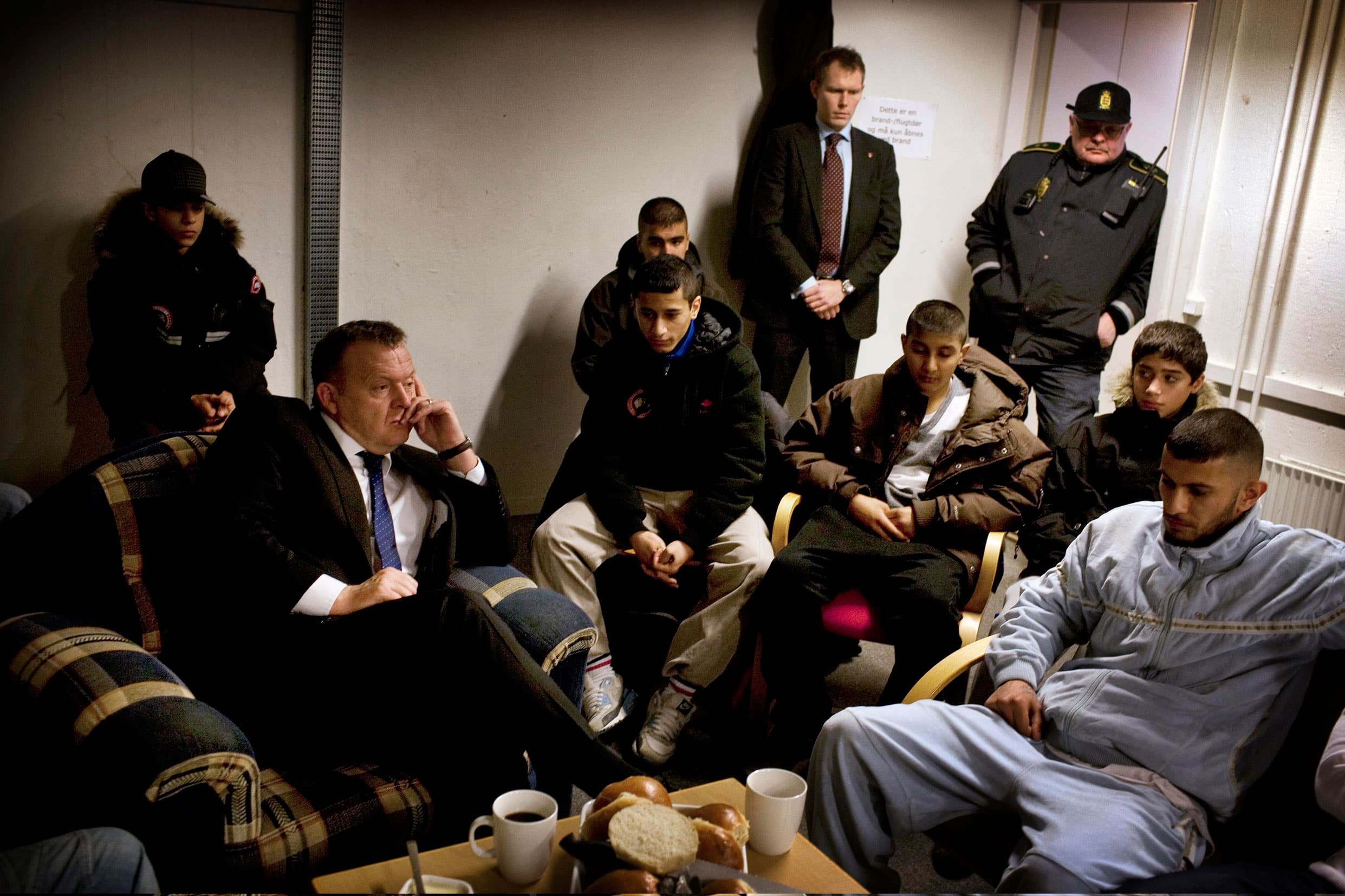 Det var blandt andet mødet med en gruppe ‘vilde drenge’ i Askerød i Greve i 2010, der inspirerede Lars Løkke til at stifte Løkkefonden. Nu kritiseres han for at ville udbrede ‘konceptpædagogik’. 
Foto: Martin Lehmann/Polfoto