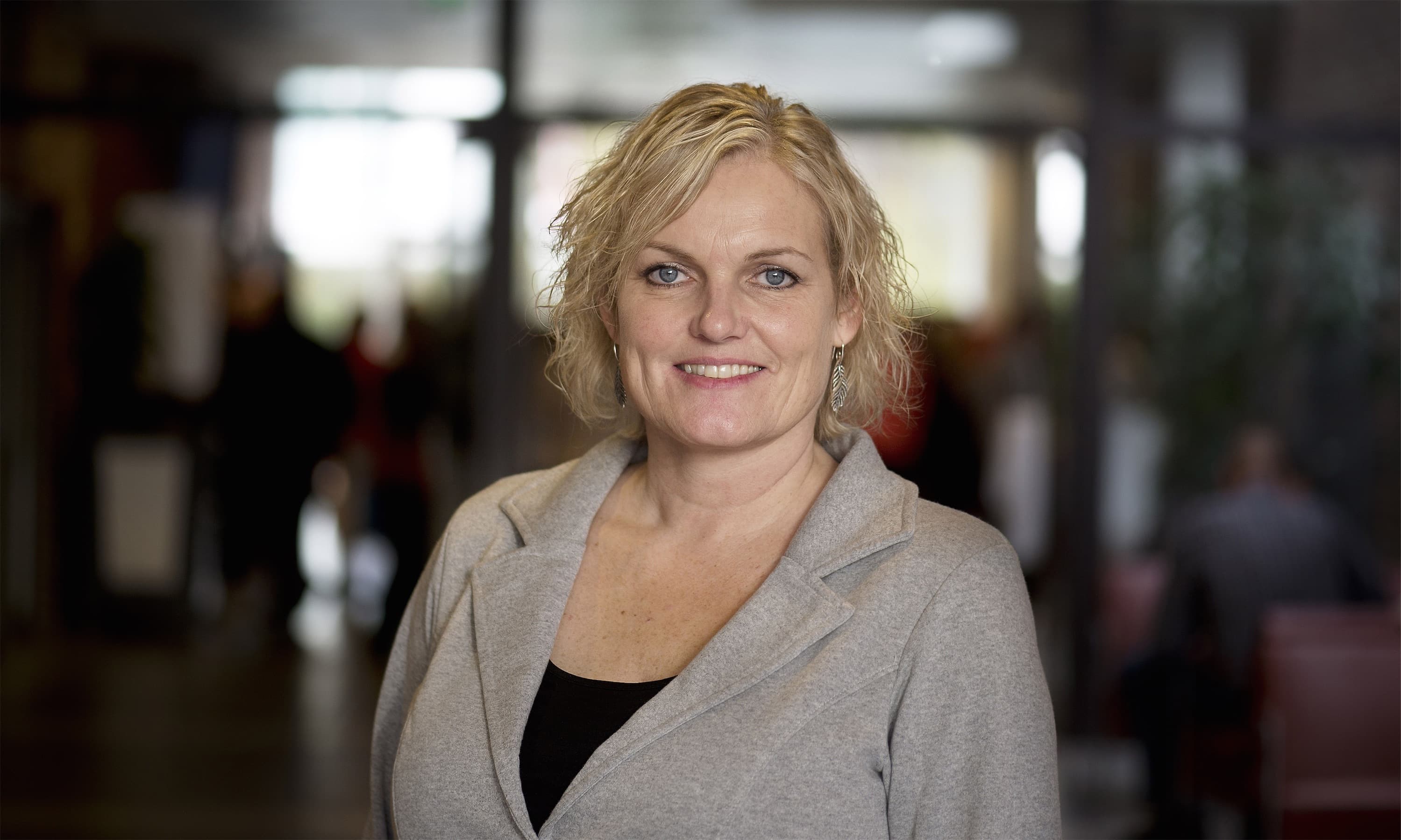Aktivismen skal i højere grad udfoldes lokalt, mener BUPLs nye formand, der betegner sig selv som konstruktiv. I modsætning til flere tidligere ledere af pædagogernes organisation skilter hun ikke med sit politiske tilhørsforhold – det hører til privatsfæren.Foto: BUPL