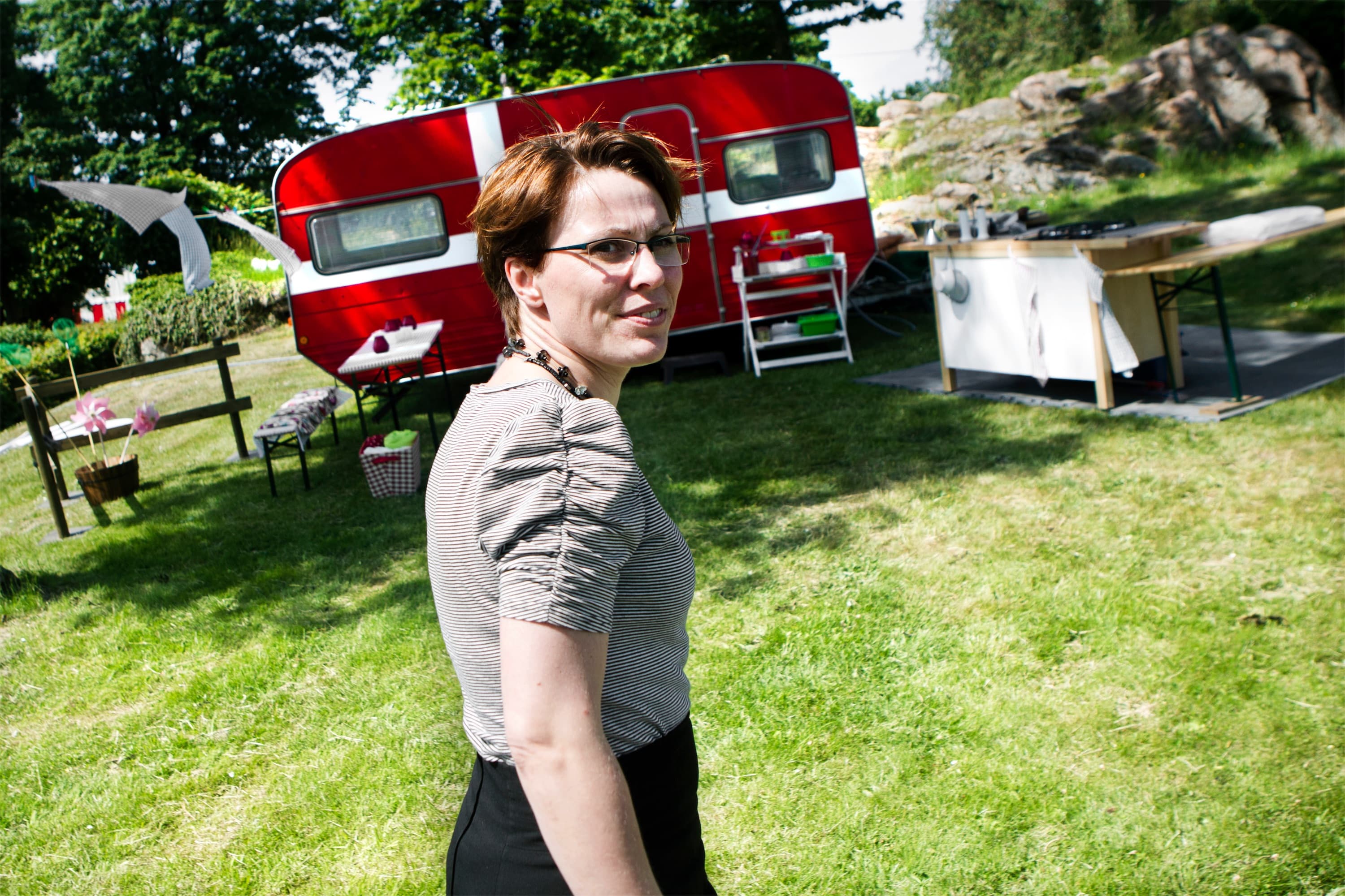 Der er bare ikke mange kommuner, der vil dele brandbiler med os, siger hun, når hun skal eksemplificere, hvorfor det kan være svært at drive en kommune midt i Østersøen. Men selvom Winni Grosbøll blev kaldt en politisk grønskolling, da hun i 2010 trådte til som borgmester, har hun vist vejen siden. Foto: Polfoto