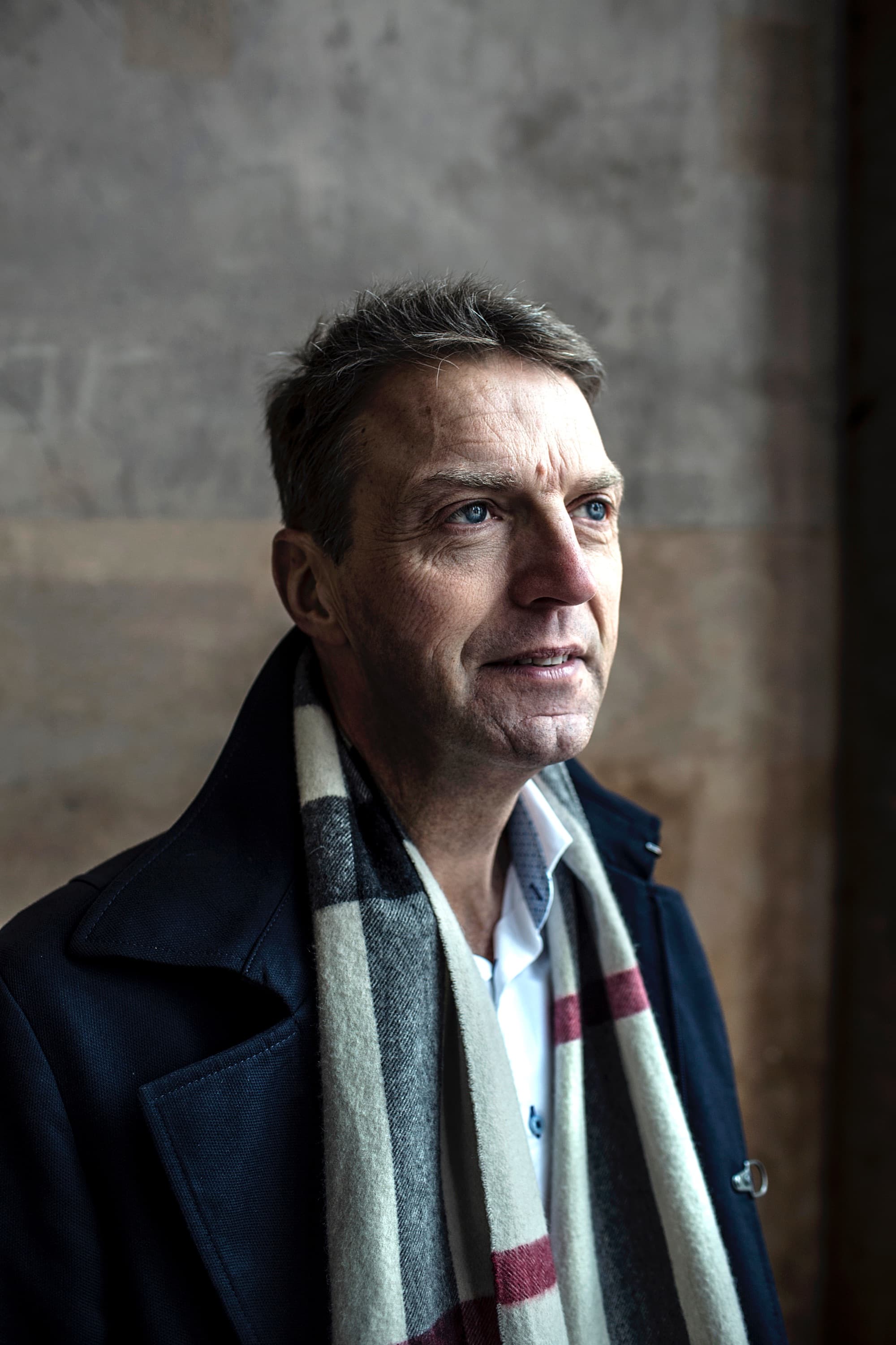 Claus Hjortdal faldt allerede i fagforeningsgryden som barn, hvor han hjalp til, når faderen tog mod medlemskontingenter i den lokale afdeling af Dansk Metal. I dag er han formand for Skolelederforeningen, men han har måttet hugge hæle og kloppe tæer undervejs.
Foto: Cecile Smetana / Polfoto