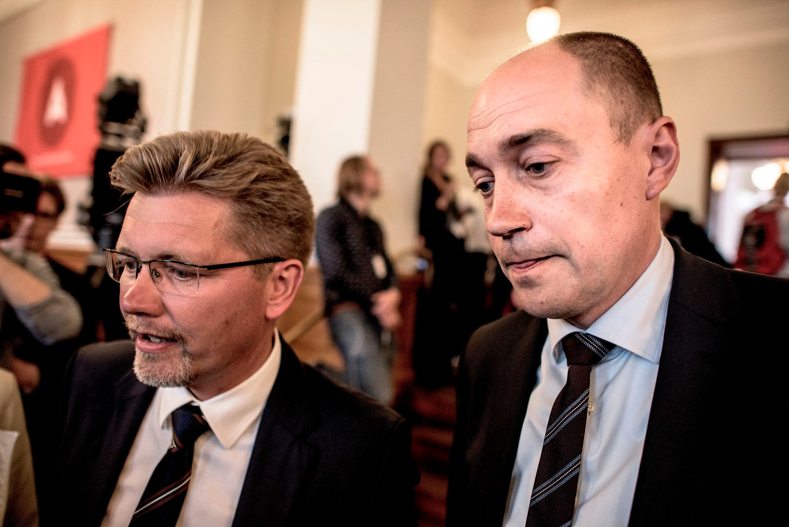  Regeringens omlægning af det sociale særtilskud falder ikke i god jord hos disse to S-spidser. Mens Frank Jensen kalder omfordelingen for ‘lokkemad’, mener partiets kommunalordfører Magnus Heunicke, at de sociale tilskud blandt andet skal bruges til at sikre den kommende finanslov. 
Foto: Anthon Unger / Polfoto