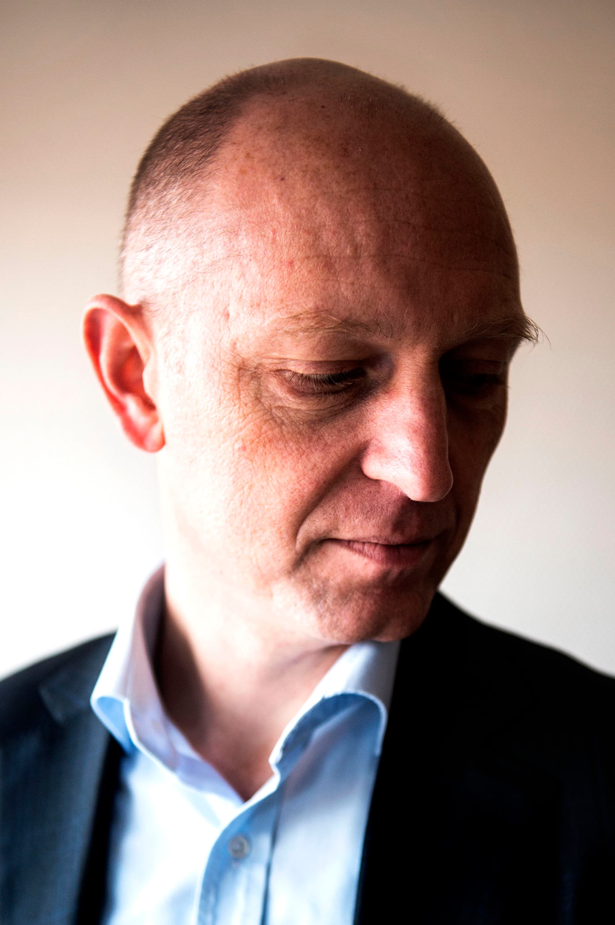 Christian Thygesen kan næppe anklages for at være groet fast i borgmesterstolen, når han efter kun en enkelt periode vælger at sige farvel til rådhuset. Og selvom han ikke har lagt sig i selen for at være folkelig, er der opnået betydelige resultater med en ny strategi, der gerne skulle sikre flere folk i Faaborg-Midtfyn fremover.Foto: Casper Christensen Holmelund / Polfoto