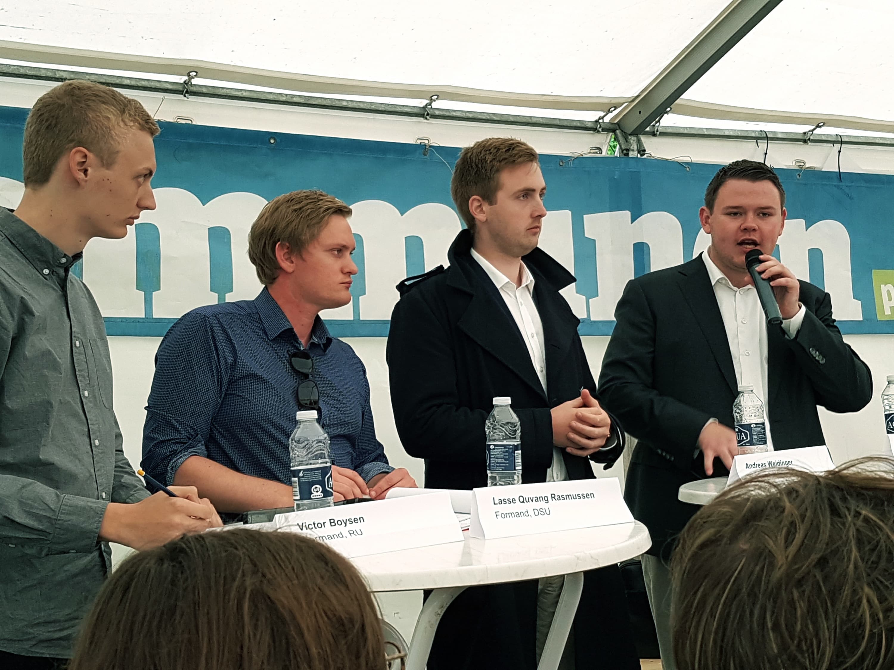 Morgendagens meningsdannere var fredag samlet til en visionær debat om fire politikområder. Fra venstre Victor Boysen (RU), Lasse Quvang Rasmussen (DSU), Andreas Weidinger (KU) og Chris Preuss (VU). Foto: Morten Munkholm / Kommunen