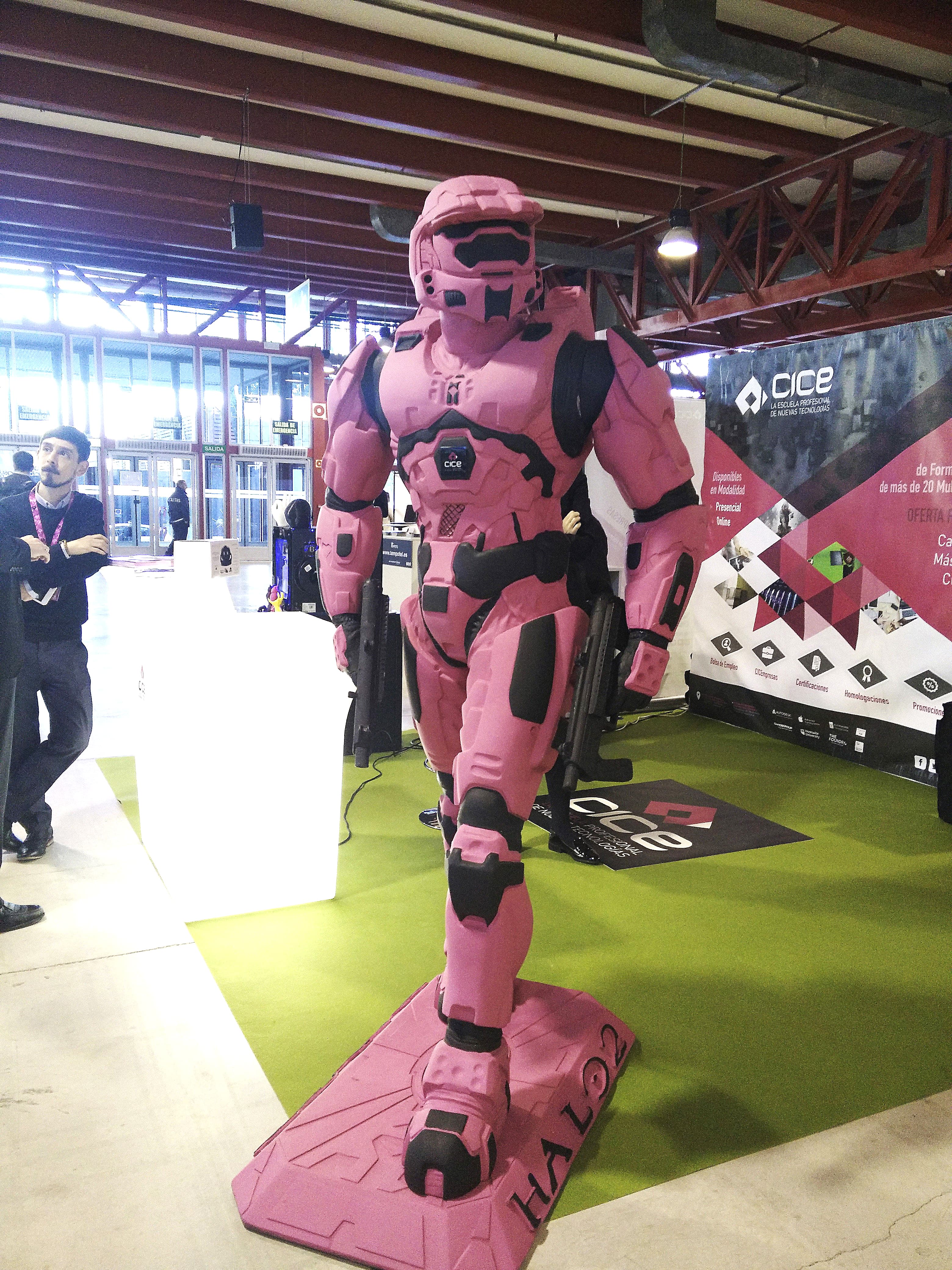 Robotter, biler og kloakering. Smart cities er mange ting. Det var tydeligt ved Smart City Expo i Barcelona 15. - 17. november, hvor interessenter fra alverdens byer og lande stimlede sammen for at vise- og se på smart city-løsninger. Foto: NAS CB / Polfoto