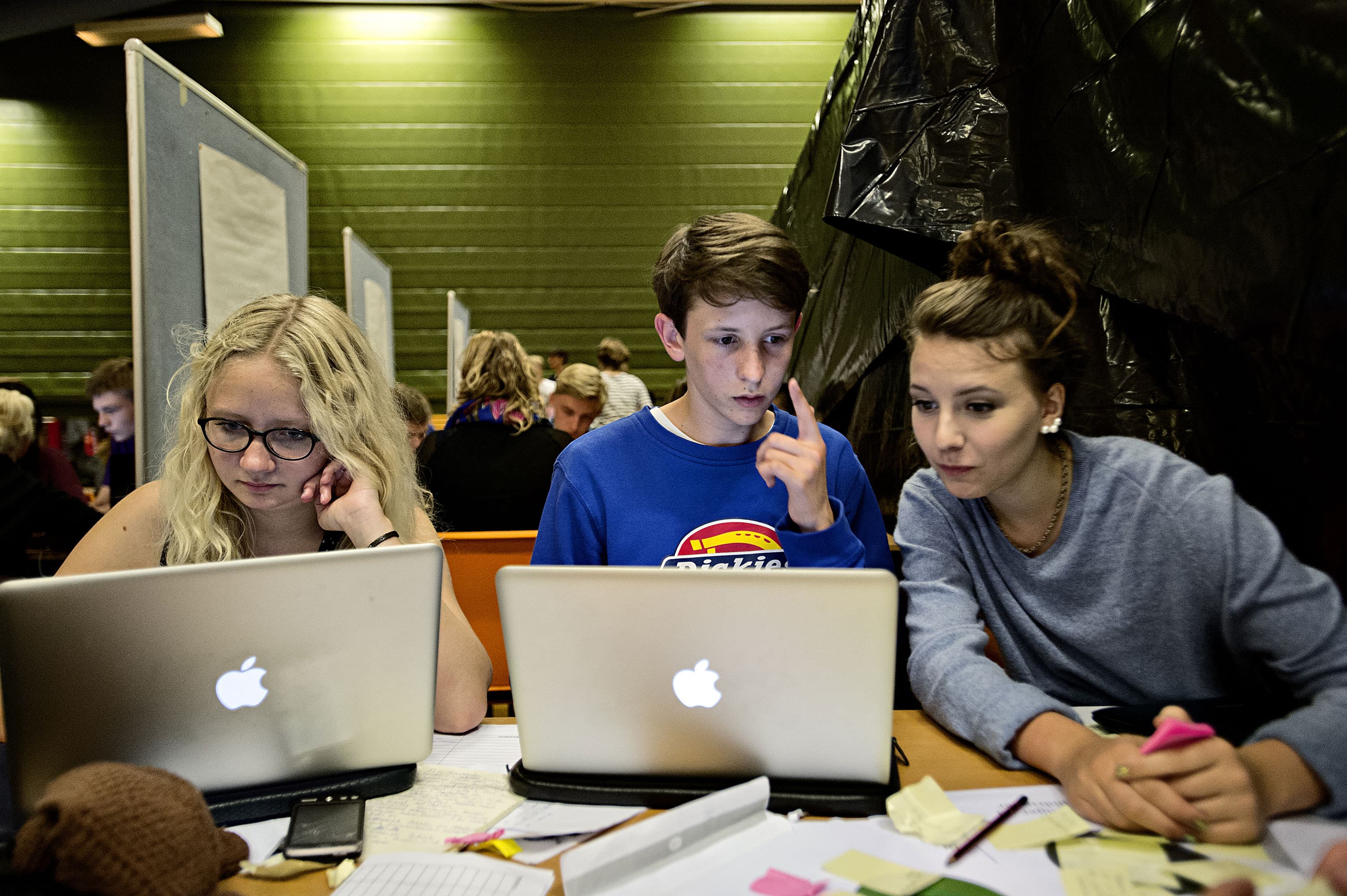 Unge er de sværeste at få til at åbne deres digitale postkasse. Selv aldersgruppen 85+ er mere på e-boks.
Foto: Marius Nyheim / Polfoto