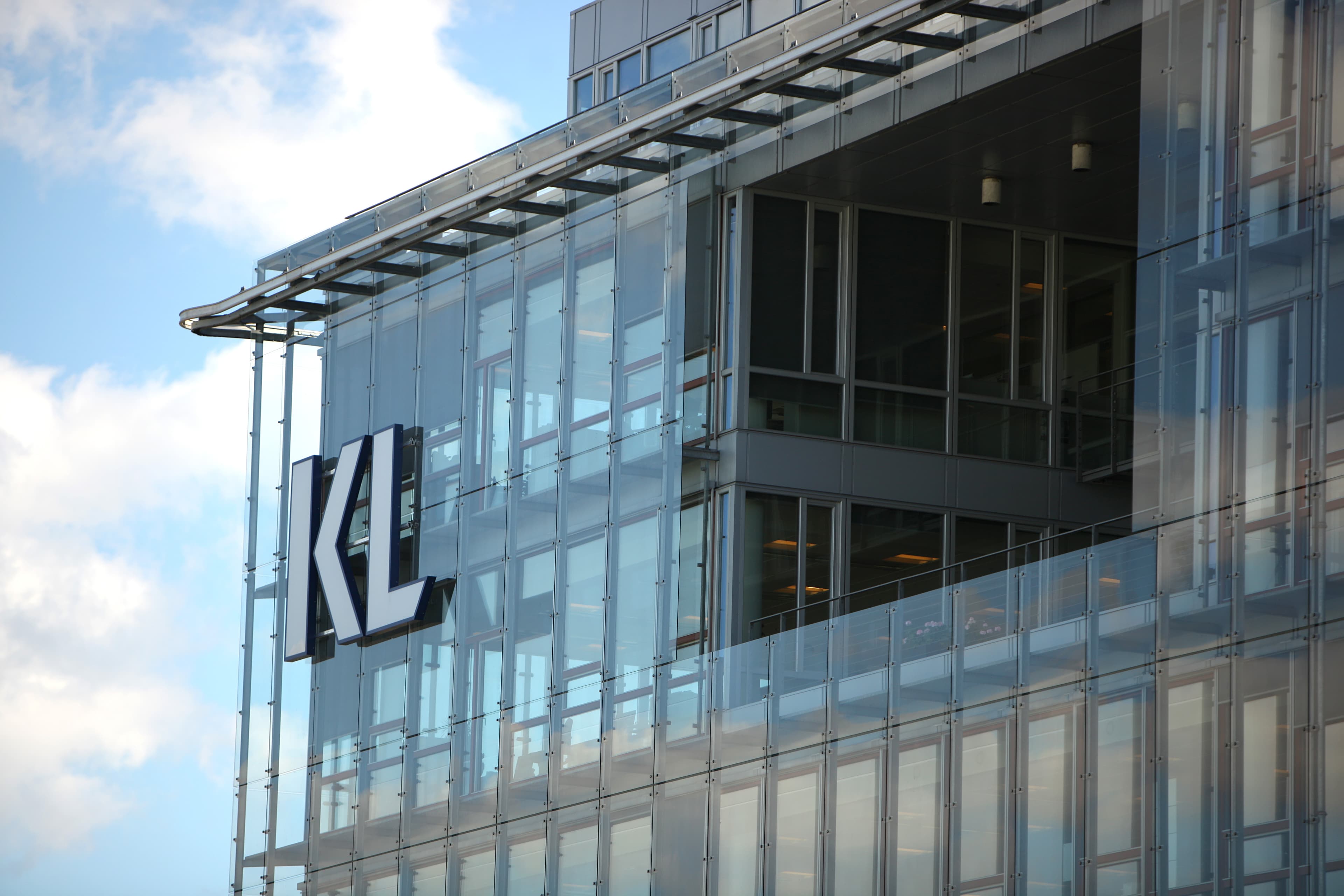 Ulf Harbo (EL) kalder KL for en totalitær stat i staten. Kirstine Bille (SF) bakkede i første omgang op om kritikken, men efter et KL-bestyrelsesmøde støtter hun kun ønsket om mere offentlige dagsordener.
Foto: Ritzau Foto