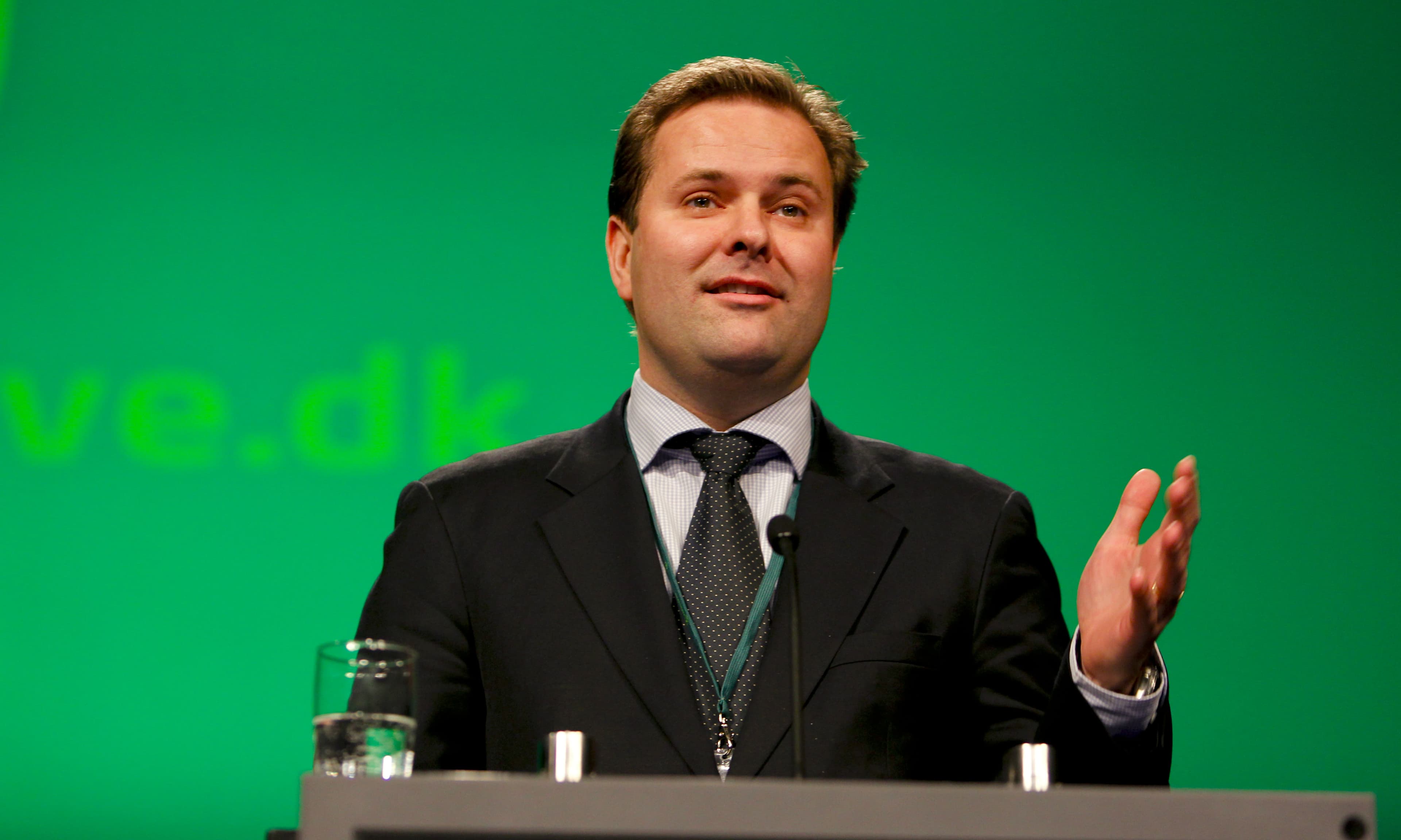 Mads Lebech på talerstolen under et konservativt landsråd.