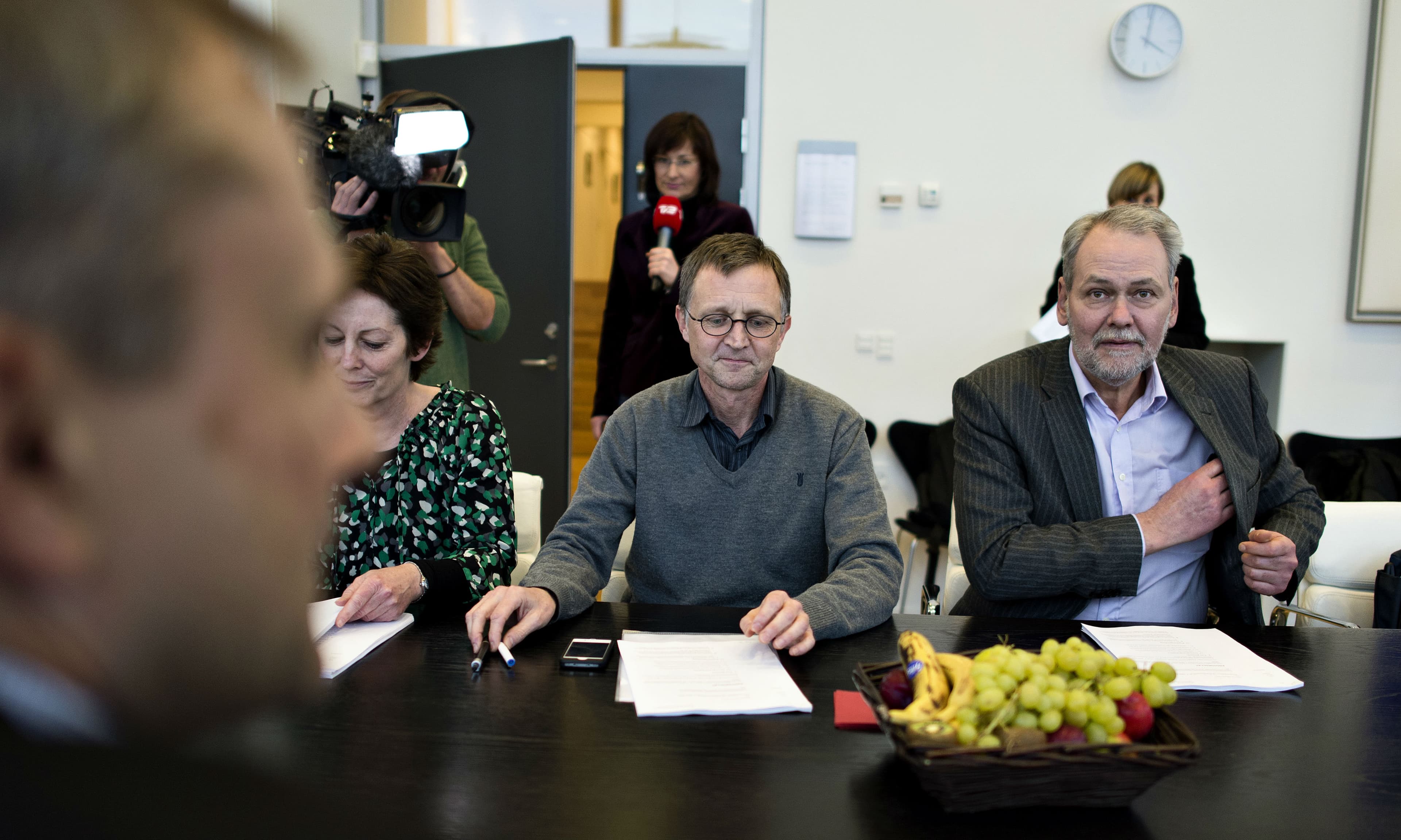 De to parter står længere fra hinanden end ved forhandlingerne i 2015, mener ekspert. På billedet ses bl.a. Anders Bondo Christensen og Dennis Kristensen fra FOA. 