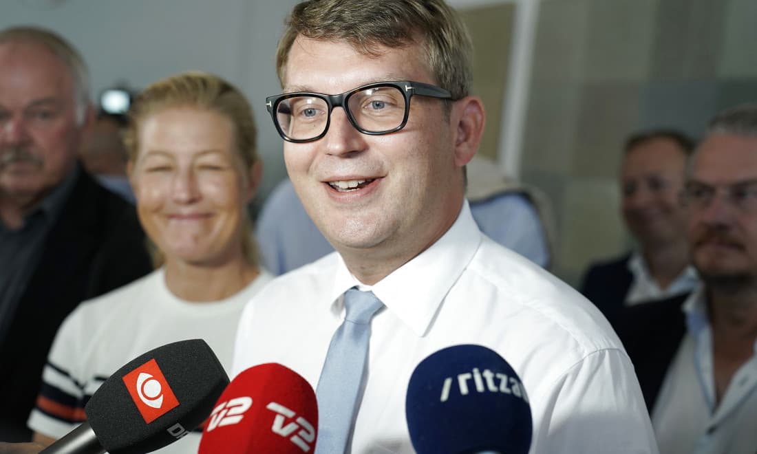 Beskæftigelsesminister Troels Lund Poulsen (V) præsenterer beskæftigelsesaftalen, der øger fokus på kommunernes resultater i jobindsatsen. 