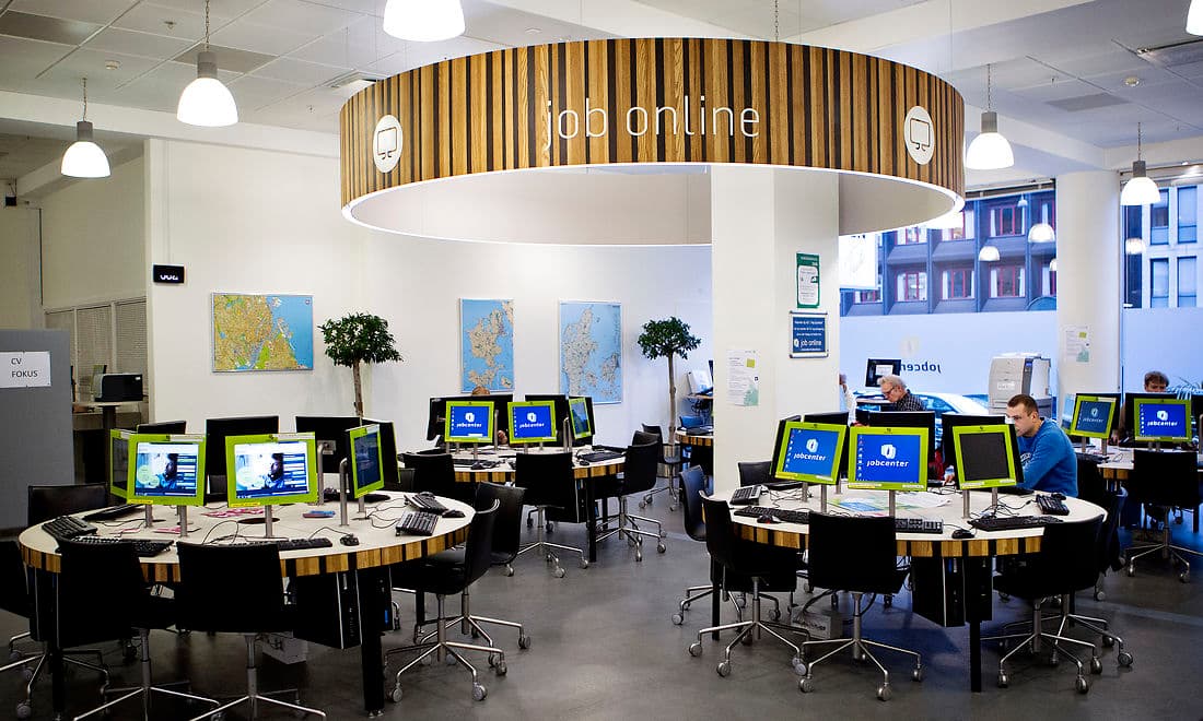 På jobcentret i Odense har arbejdsparate ledige skullet stille til ni ekstra samtaler på et halvt år. Normalt er kravet seks samtaler i alt.