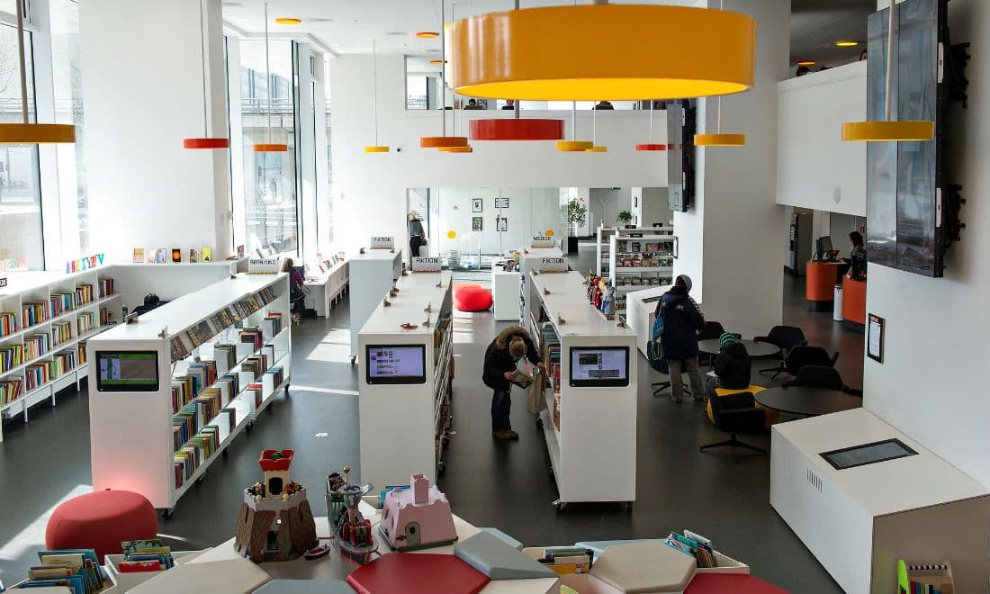 Ledere på musikskolere, biblioteker og andre kulturinstitutioner har ikke samme viden inden for ledelse sammenlignet med lande som Norge, Sverige, Finland og England. 