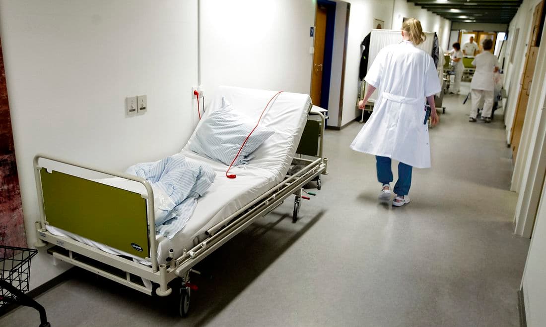 At genindføre fagbureaukratiet har også sine dysfunktionaliteter, som han stort set overser i sin kamp for at få røget DJØFere og politikere ud af maskinrummet, skriver anmelderen blandt andet.