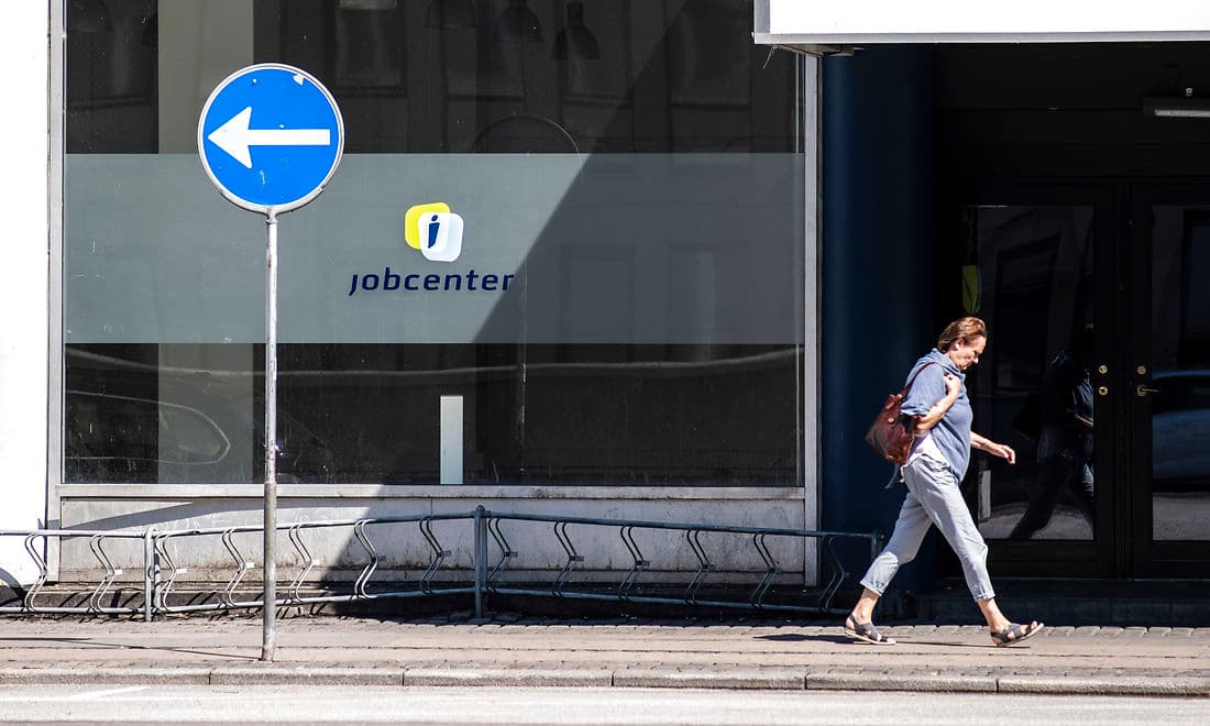 Jobcentret spiller en central rolle for alle de borgere, som Én plan hjælper. Vives midtvejsevaluering bygger på spørgeskemaundersøgelser med svar fra 126 ledere og medarbejdere i de ni kommuner og på interviews med 132 borgere, ledere og medarbejdere.