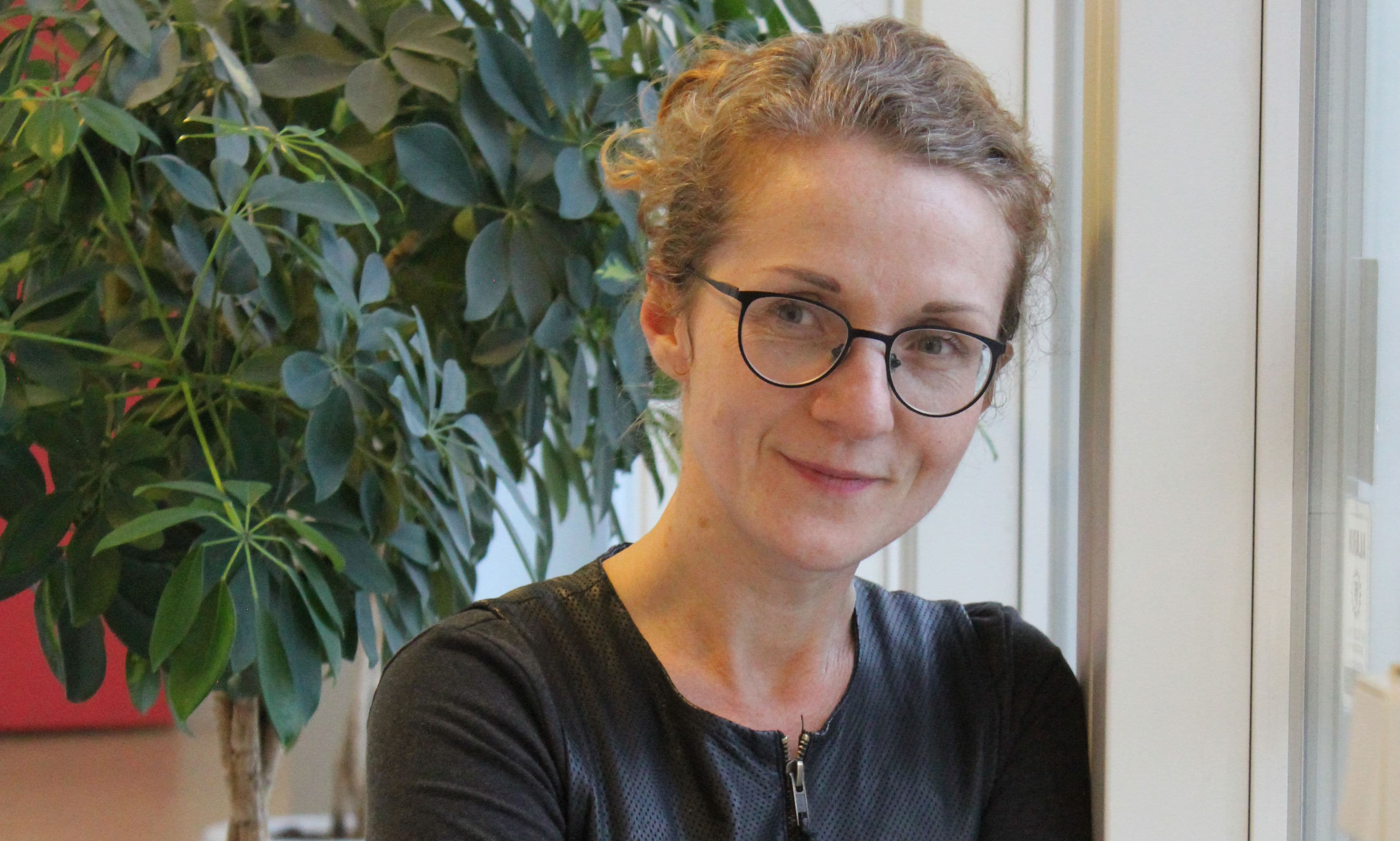 Økonomikonsulent Diana Bech har fået større frihed i sit familieliv ved at have fri fredag. Hun samler kompetencetimerne sammen, så hun fx kan tage på et længere kursus.