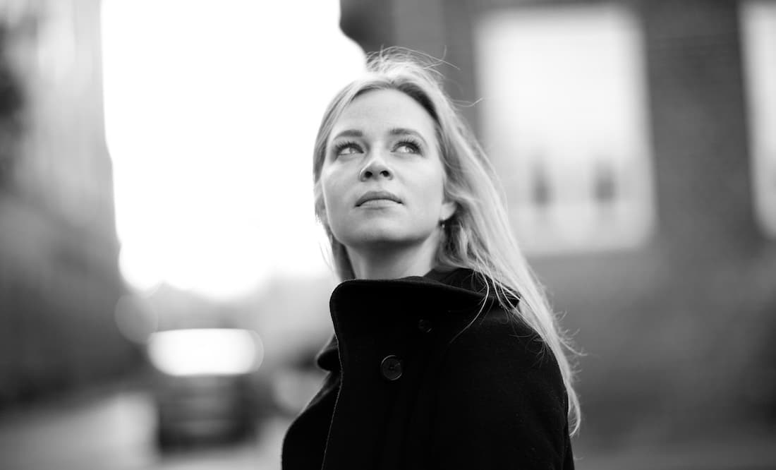Anna Lykke Lundholm-Andersen opfordrer til, at kommunerne får styr på datasikkerheden ved at uddanne personalet, udnytte teknologien og opdatere sine databehandleraftaler jævnligt.