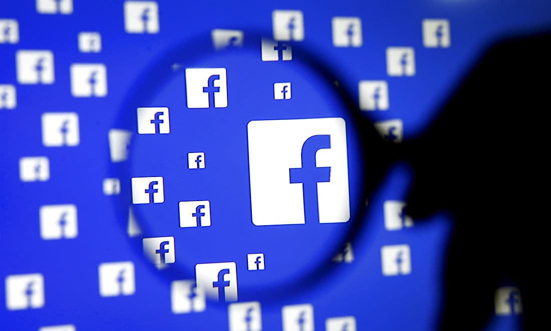 Beboerne på bosteder vil også gerne høste likes på Facebook, mener direktøren i Landsorganisationen for sociale tilbud. Men det er kritisabelt og muligvis ulovligt, mener tre eksperter. 
