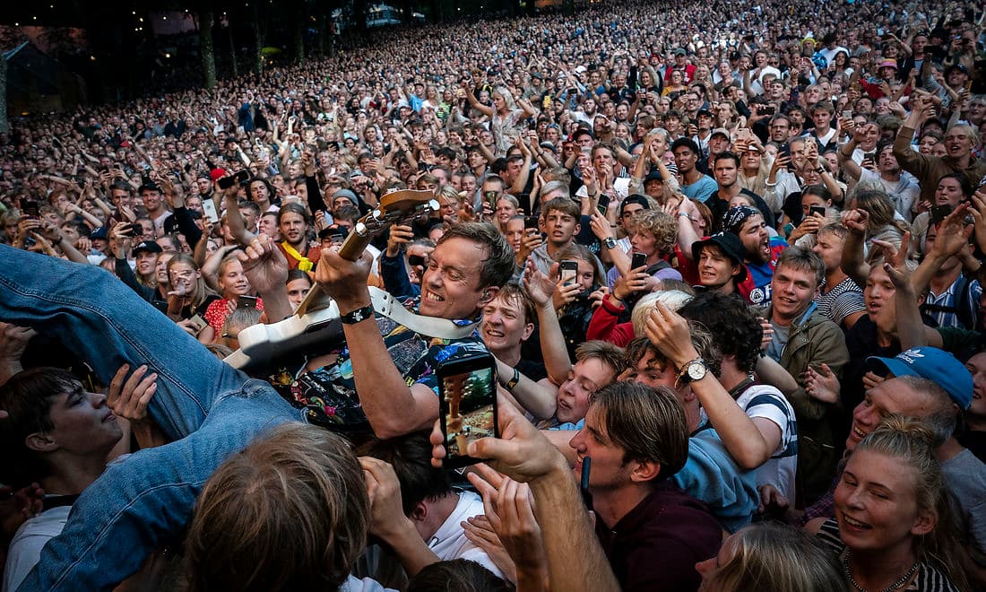 Corona vil få nemme vilkår for at smitte under en festival som Smukfest. Aflysningerne af festivalerne kan skabe en negativ dominoeffekt, hvor mange foreninger og organisationer, der arbejder for godgørende formål, kan blive ramt