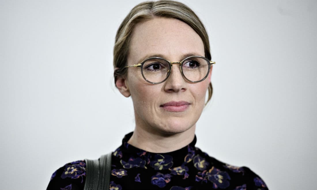 Region Syddanmark og Sønderborg Kommune sender onsdag et forslag til en løsning på forureningen ved Himmark Strand til miljøminister Lea Wermelin (S). Regeringen er blevet kritiseret for ikke at have afsat penge til oprydningen med finansloven for 2020.