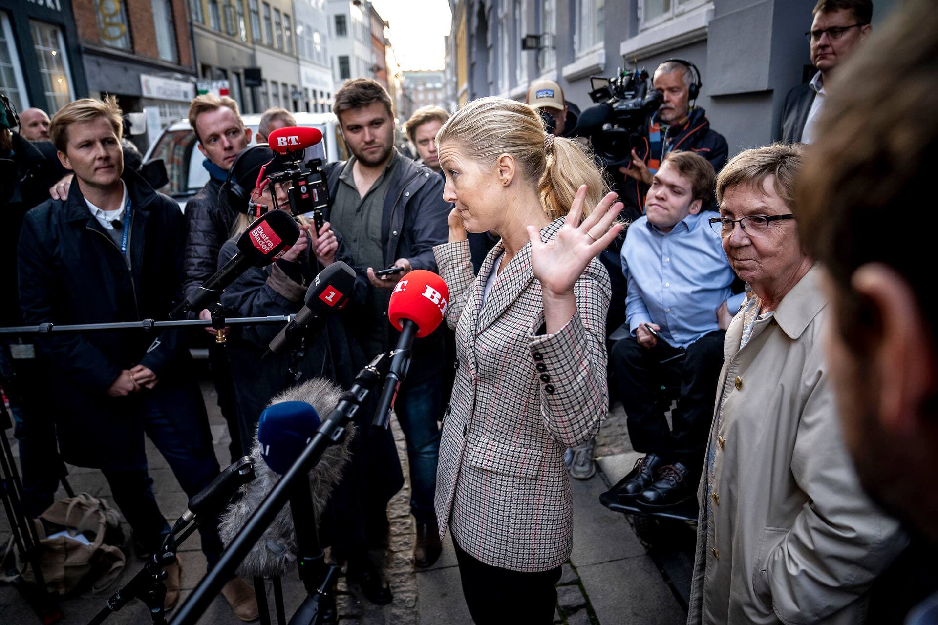  Sofie Carsten Nielsen var meget uklar i sine meldinger og kom til at fremstå som en leder, der ikke havde sagt sandheden, da MeToo-helvede brød løs hos De Radikale, vurderer professor og forsker i kommunikation på Institut for Virksomhedsledelse ved Aarhus Universitet, Finn Frandsen.