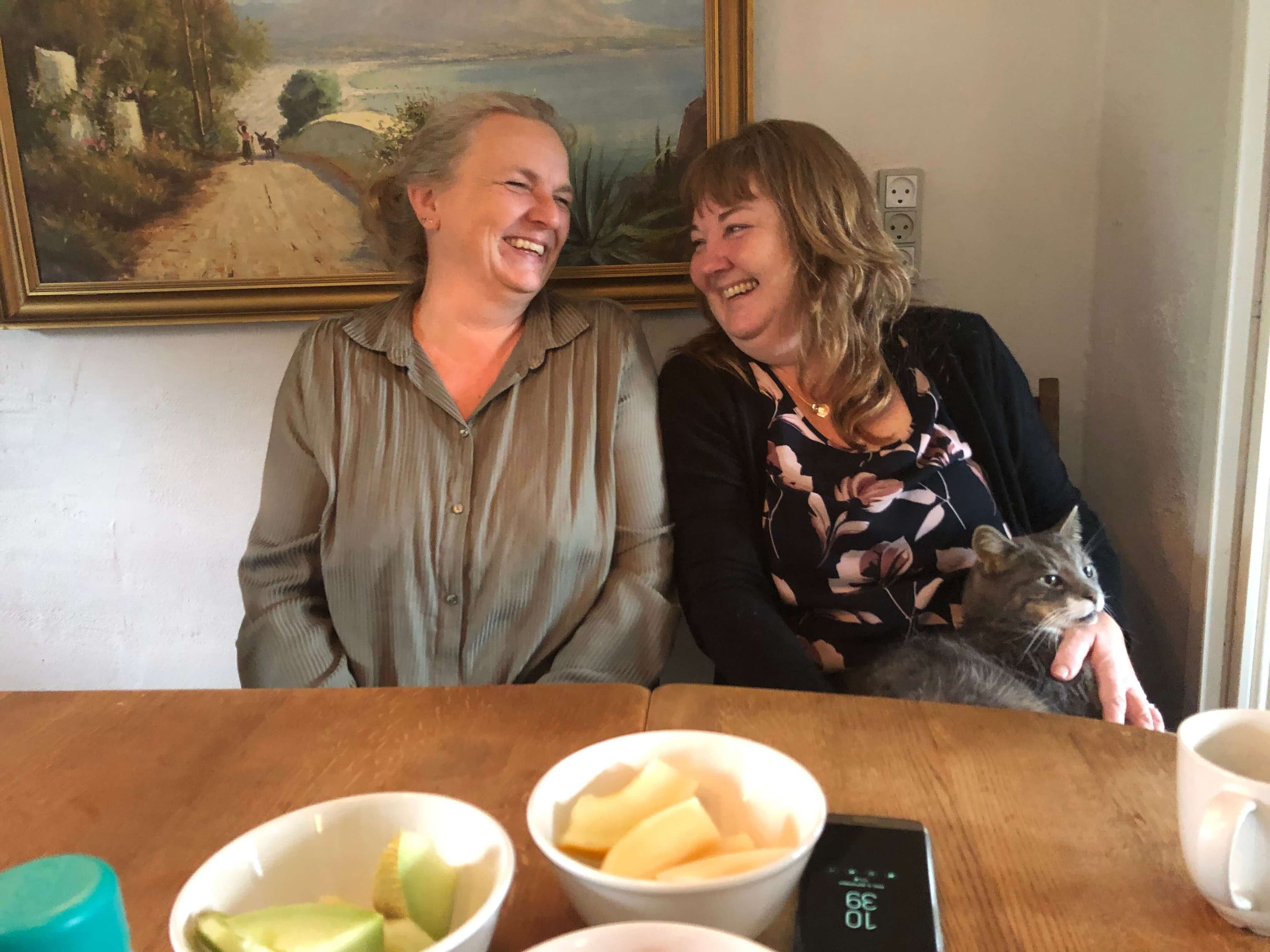 Siden den 11. marts har i alt 71.243 borgere oprettet en profil på Boblberg. Her ses Susanne og Connie fra Assens Kommune, der mødte hinanden gennem Boblberg.