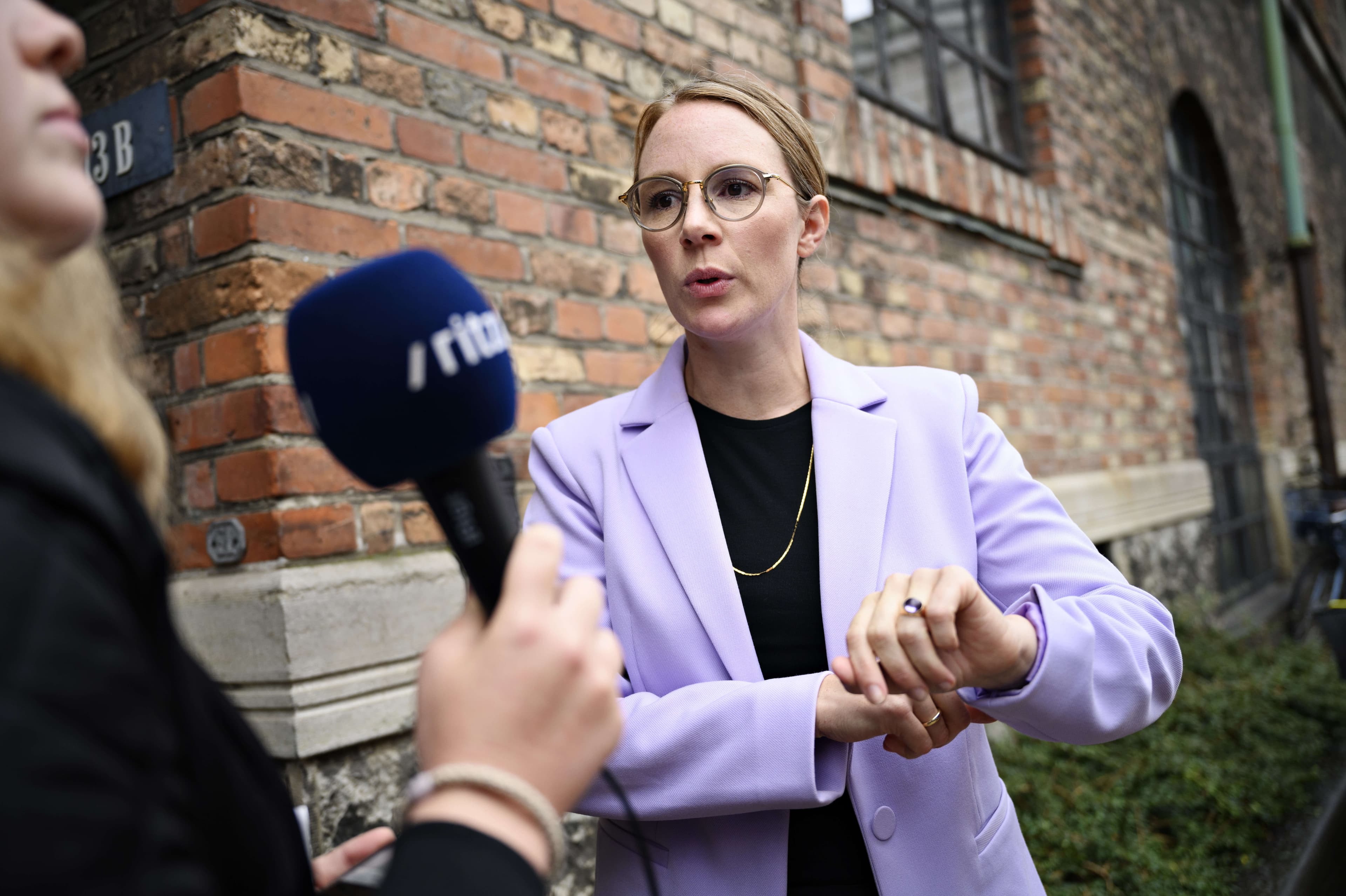 Miljøminister Lea Wermelin (S) har varslet en kulegravning og ekstern undersøgelse af Miljøstyrelsen, efter det er kommet frem, at der siden 2013 er blevet givet dispensationer til pesticider i drikkevandet i strid med EU-love. 