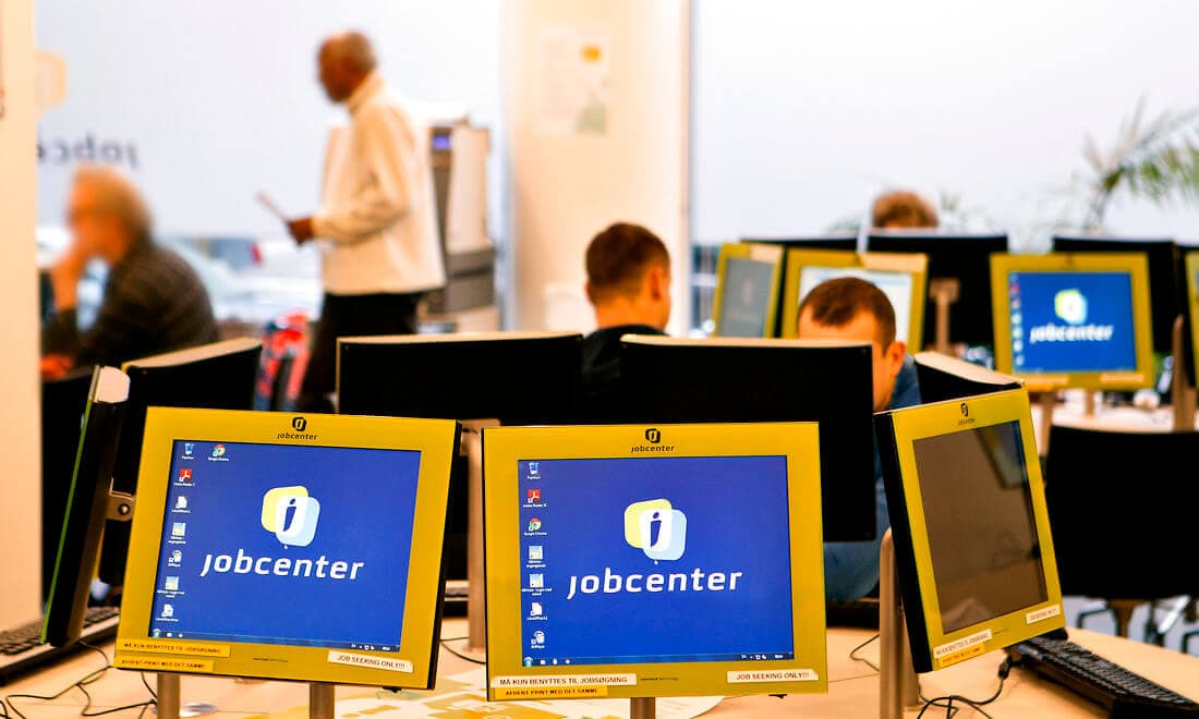 Det er dyrt at lave individuelle tilbud til de enkelte ledige i stedet for one size fits all tilbud. Derfor er det jo heldigt, at vi kan bruge de milliarder, som vi nu bruger på kontrol, tvang og administration, til at give borgerne en individuel, håndholdt indsats, skriver Torsten Gejl.