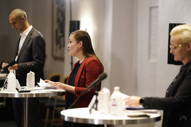 Socialminister Astrid Krag (S) var flankeret af børne- og undervisningsminister Pernille Rosenkrantz-Theil og integrationsminister Mattias Tesfaye under præsentationen i Eigtveds Pakhus.