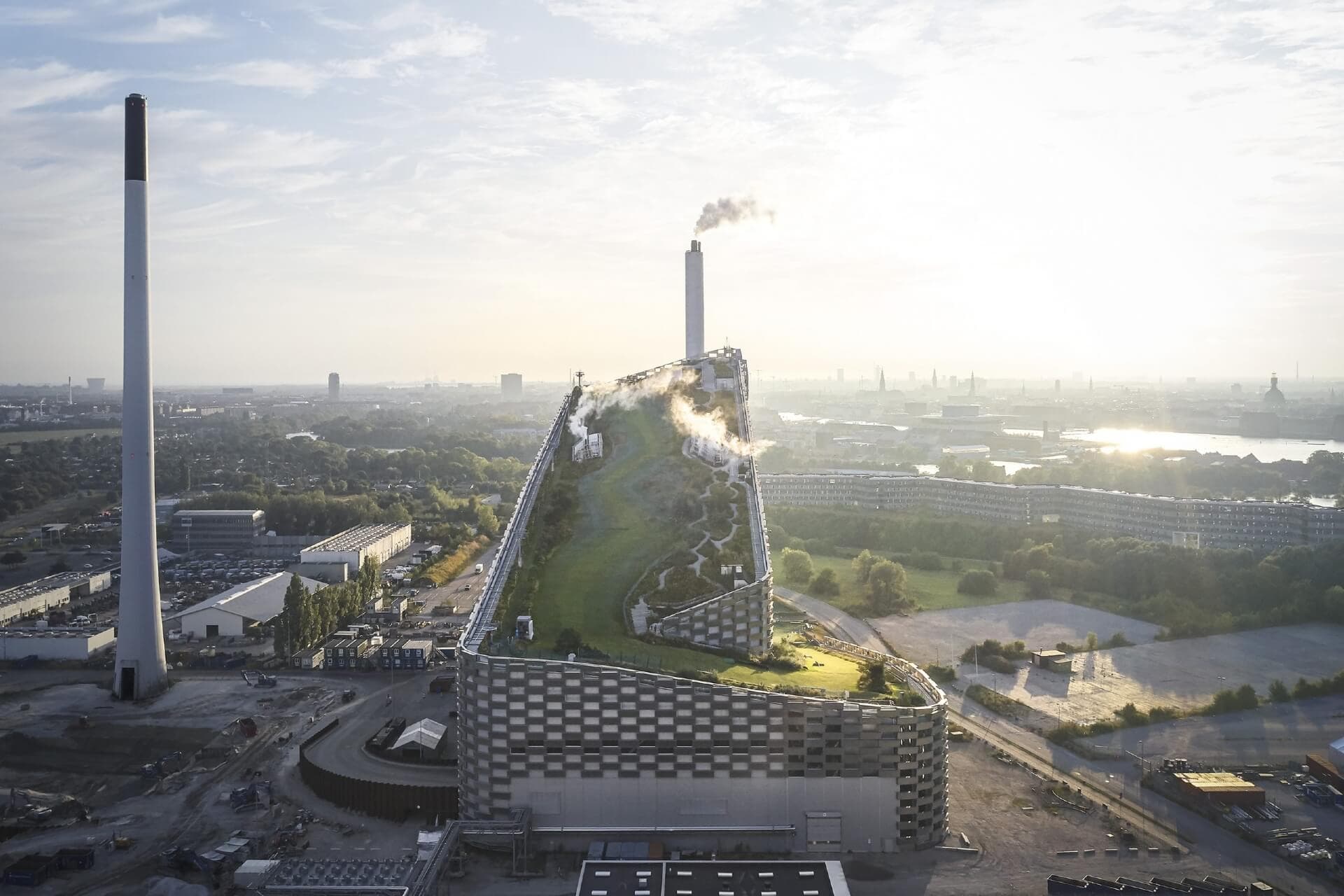 Amager Ressourcecenter er med i et nyt samarbejde for at sætte fart på CO2-fangst, men ny affaldsaftale kan blive en kæp i hjulet for projektet.