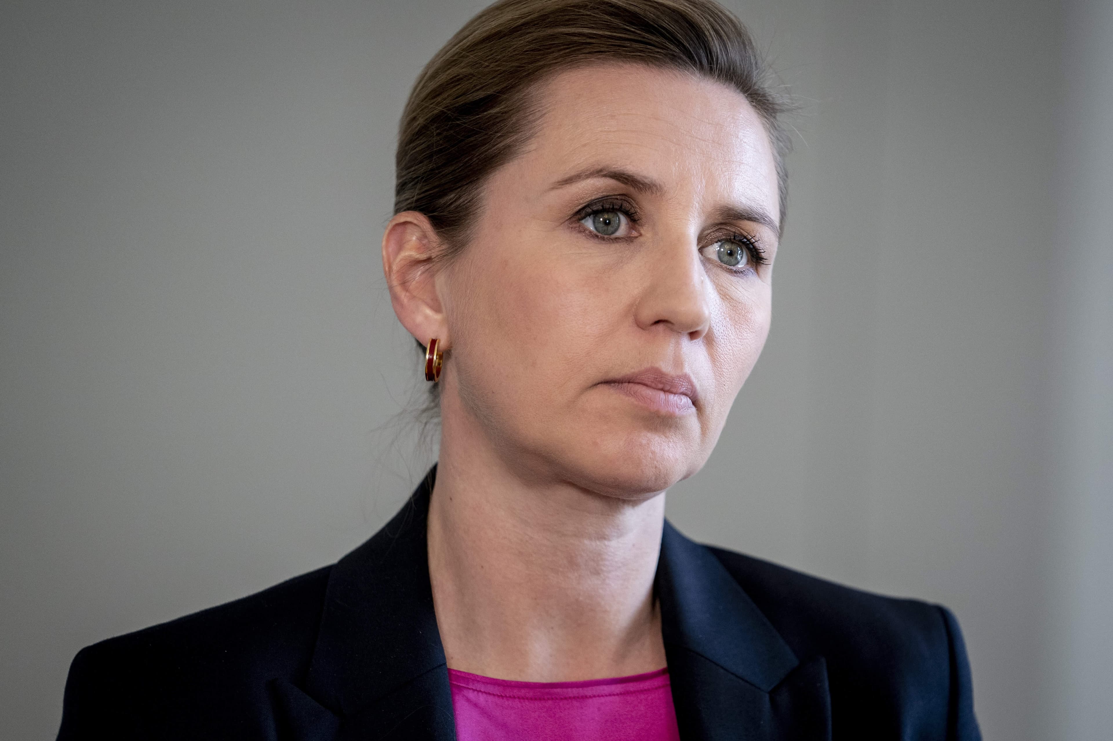 Statsminister Mette Frederiksen (S) vil sætte gang i en proces, der skal ende med produktion af coronavaccine i Danmark.