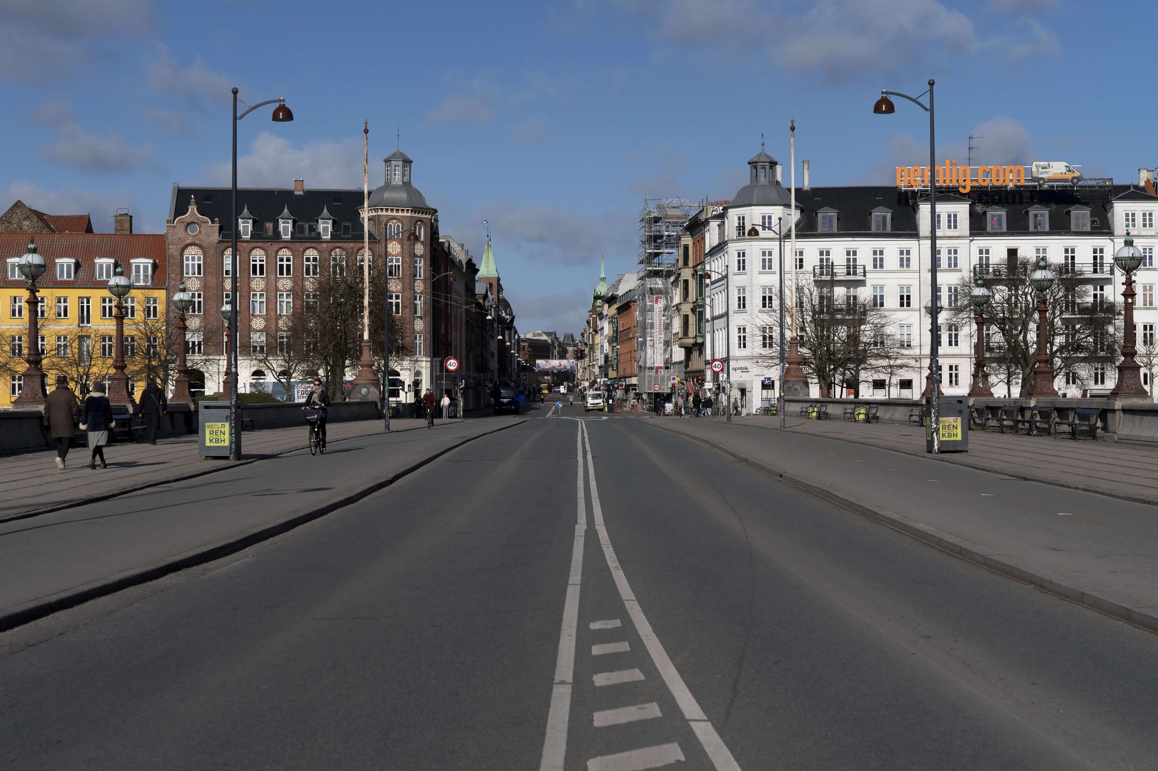 Med en ændring af færdselsloven foreslår regeringen at give kommuner mulighed for at indføre bilfrie gader om søndagen. I stedet skal byrummet bruges til andre aktiviteter. Flere borgmestre er positive over for muligheden. 