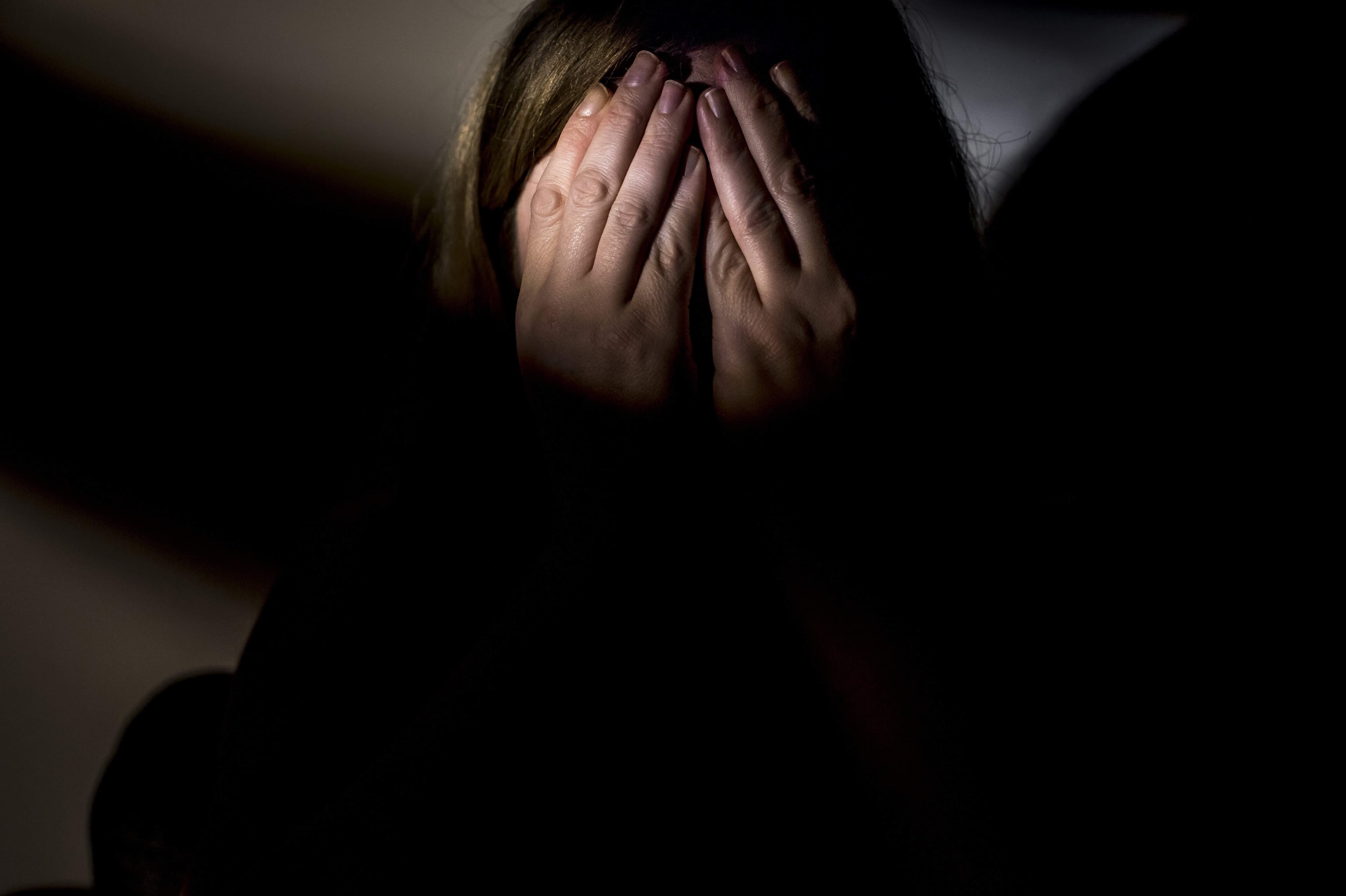 Ifølge DR Nyheder findes der eksempler på straffe på op mod seks år for voldtægt mod et barn. For andre seksuelle overgreb er der i den høje ende af skalaen givet straffe på fængsel i op mod et år og tre måneder. Der findes også eksempler på overgreb inden for familien, som er blevet straffet med tre-fire måneders fængsel. 