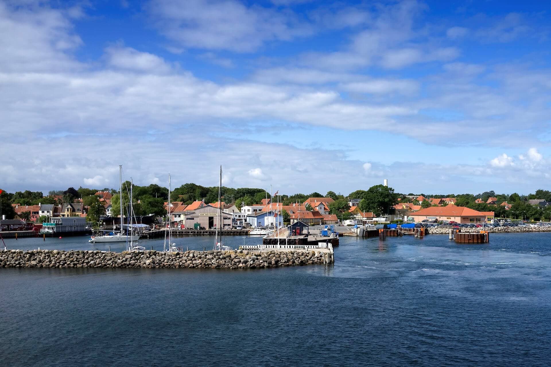 Idylliske Ærøskøbing, hovedsæde for kommunen. Nu undersøger Folketingets Ombudsmand, om kommunen har frataget ansatte deres ytringsfrihed.