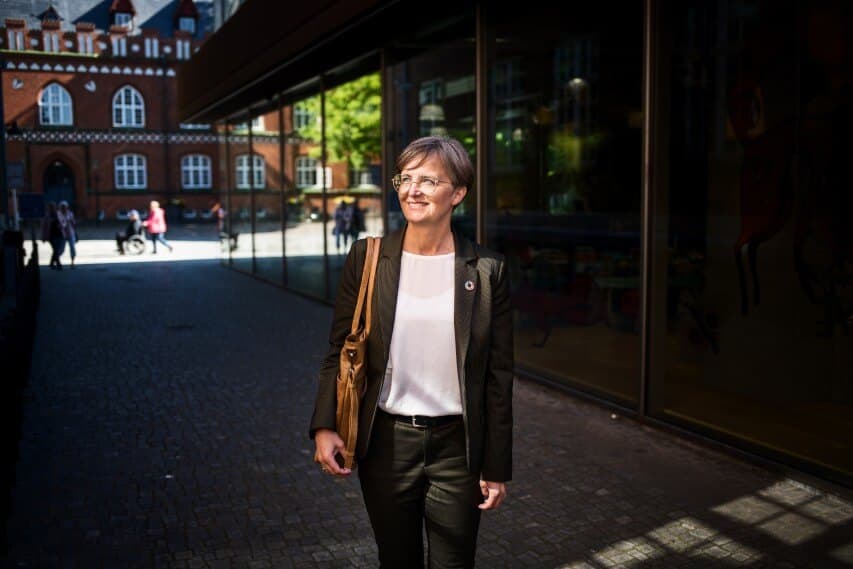 Efter mere end ti år i byrådet kunne Dorte West mandag trække i arbejdstøjet som Hernings borgmester.