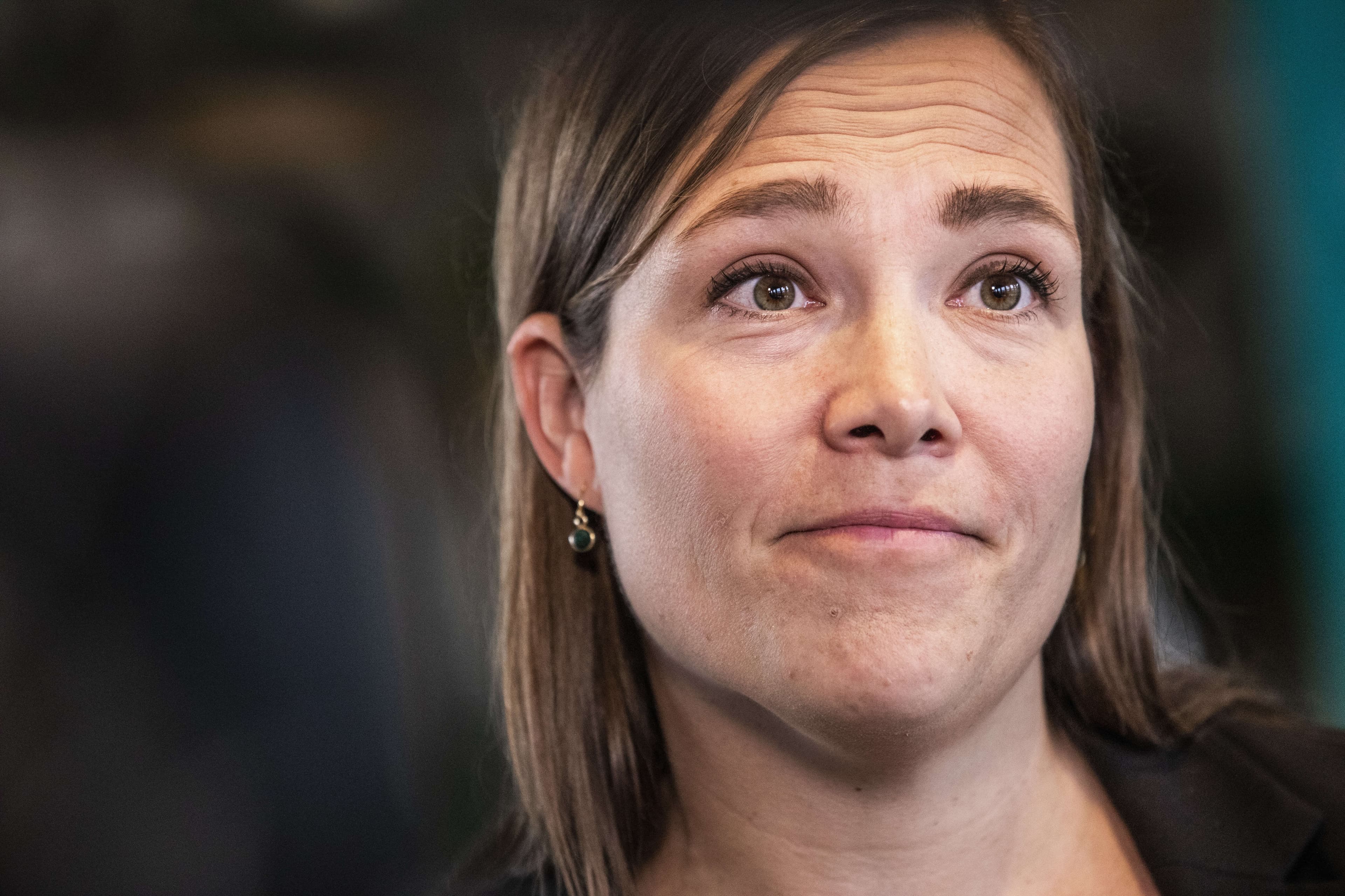 Social- og indenrigsminister Astrid Krag (S) har lyttet til et krav fra 86 organisationer om en ny national strategi mod ensomhed. 
