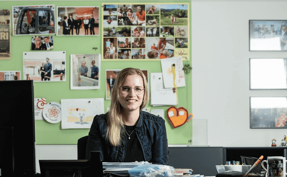 “Faktisk tror jeg netop, det er min tilgang til politik, det at jeg bevarer jordforbindelsen og prøver at få alle med, der er en stor del af årsagen til, at jeg fik så godt et valg