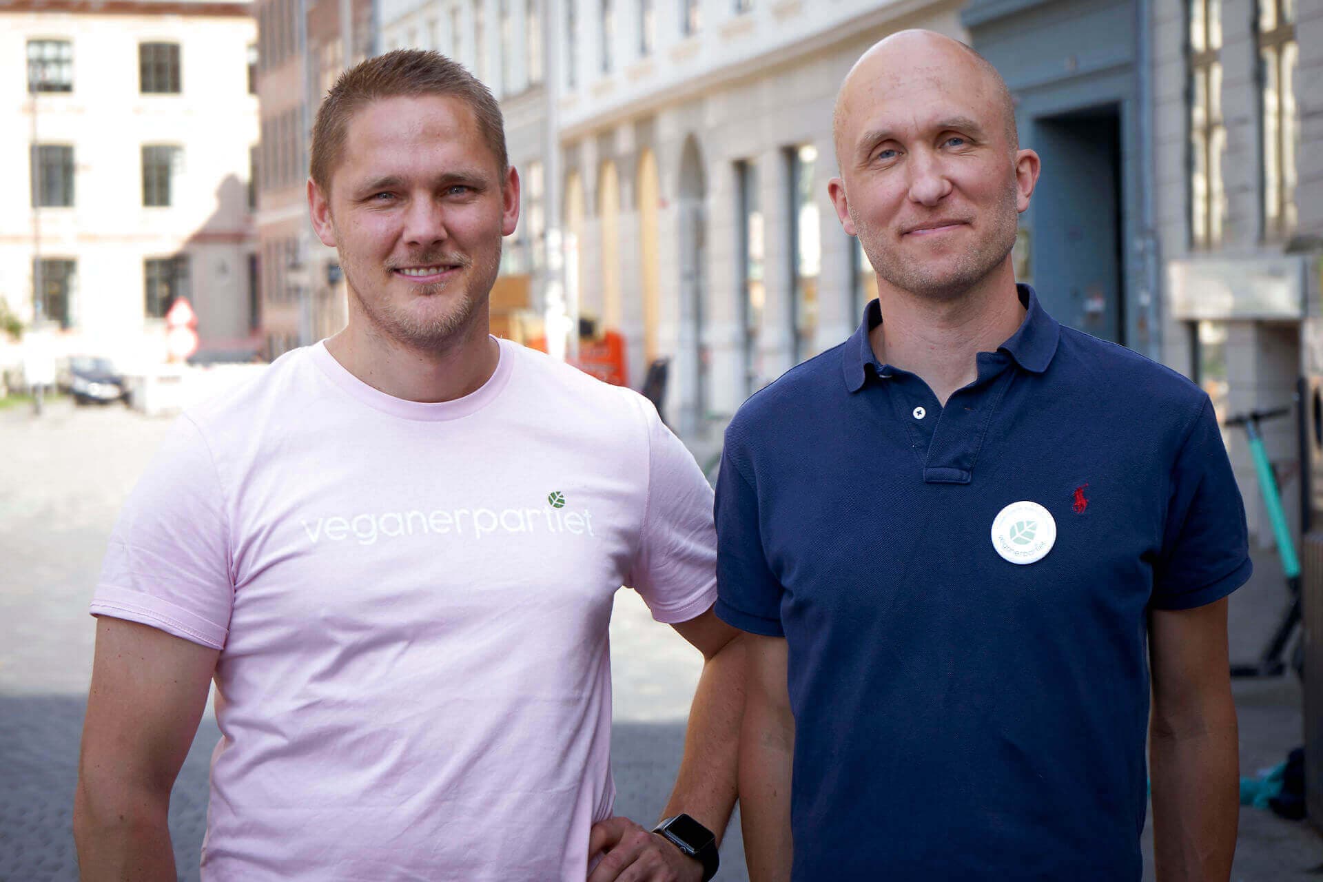 Veganerpartiets to stiftere, nu indbyrdes modstandere Henrik Vindfeldt (til venstre) og Michael Monberg (til højre).