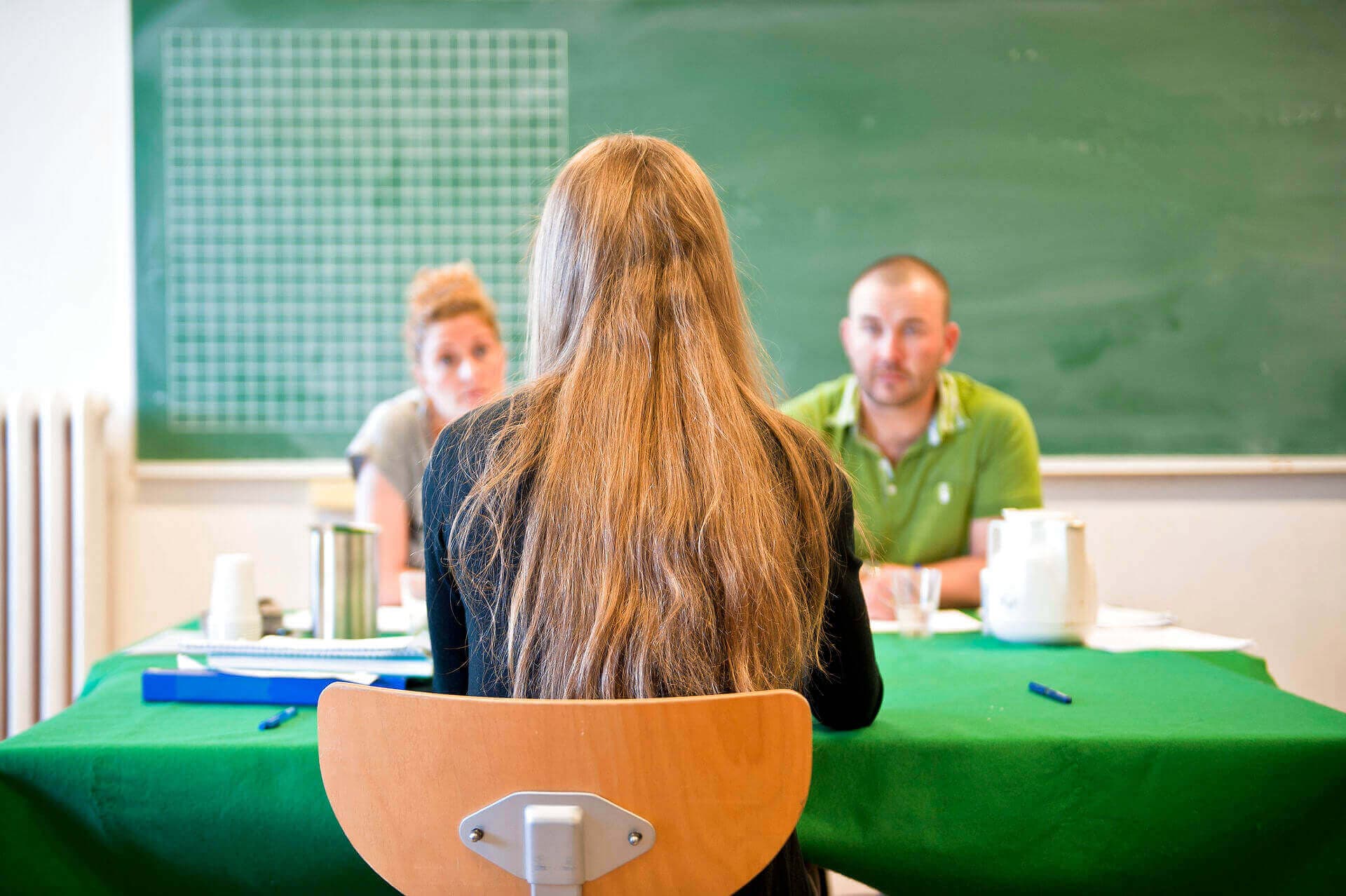 Knap 13 pct. af alle skoleelever afslutter grundskolen uden at have bestået fagene dansk og matematik. Antallet af faglærte undervisere påvirker kvaliteten af undervisningen, mener borgmester. 