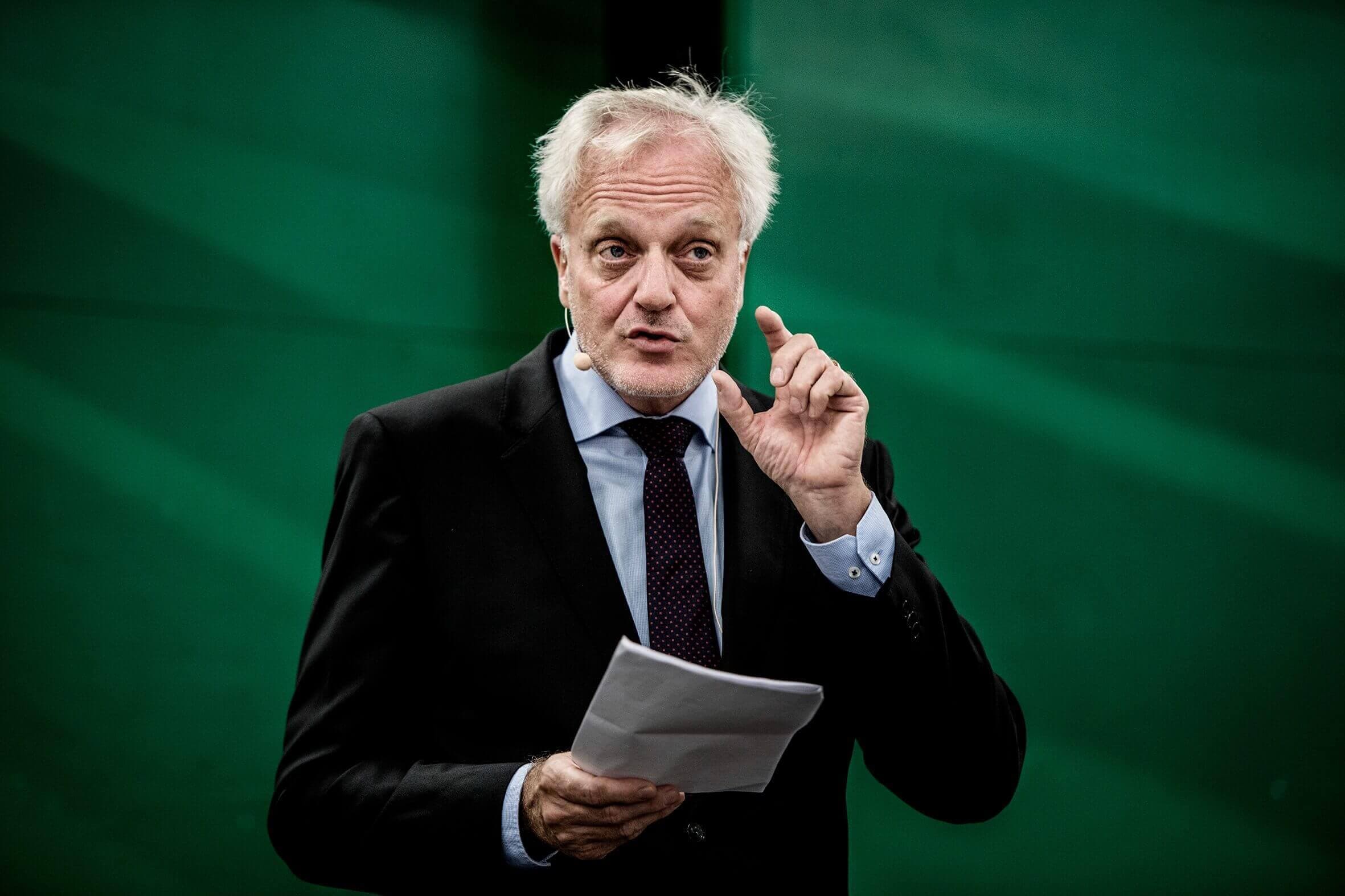 Både Kommunaldirektørforeningen og KL har igangsat hver sit initiativ, der skal undersøge forholdet mellem politikerne og embedsværket i kommunerne.