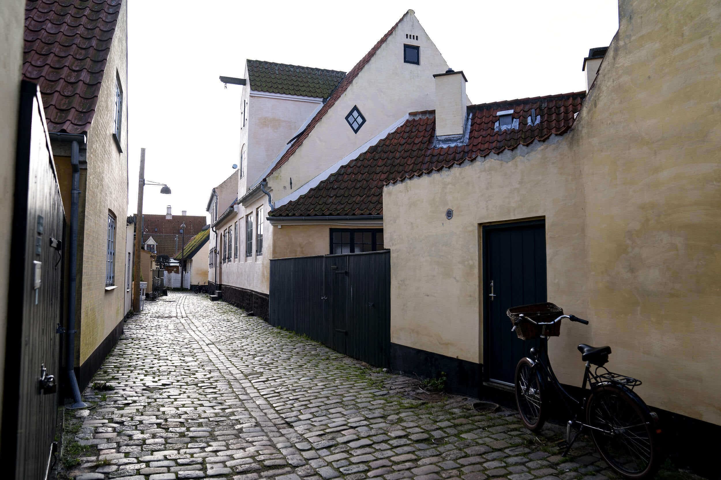 Dragør er den kommune i landet, hvor flest af borgerne får deres varme fra gas. Borgmester Kenneth Gøtterup (K) mener, at tidsfristen inden årets udgang er meget kort.