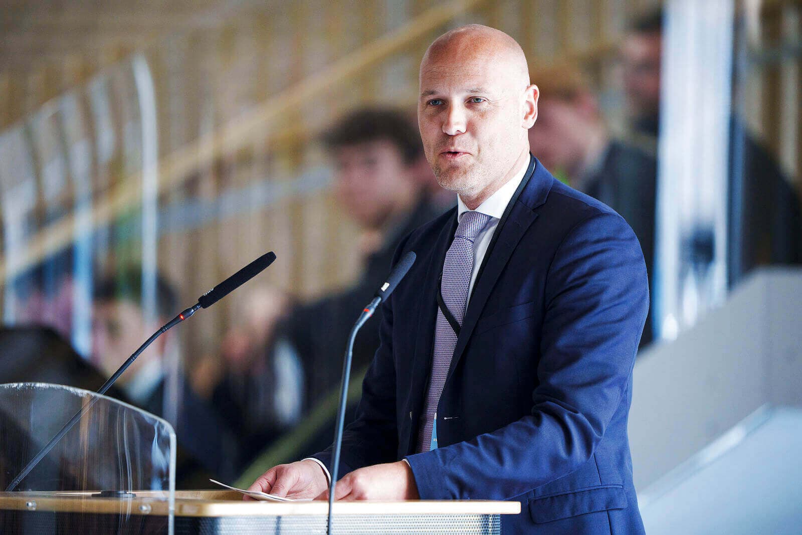 Regionsrådsformand Anders Kühnau (S) tror fortsat på, at sygehusene når at afvikle puklen af patienter på ventelisten inden årets udgang. Vi er kommet et godt stykke ad vejen, men vi er ikke i mål endnu, siger han. 