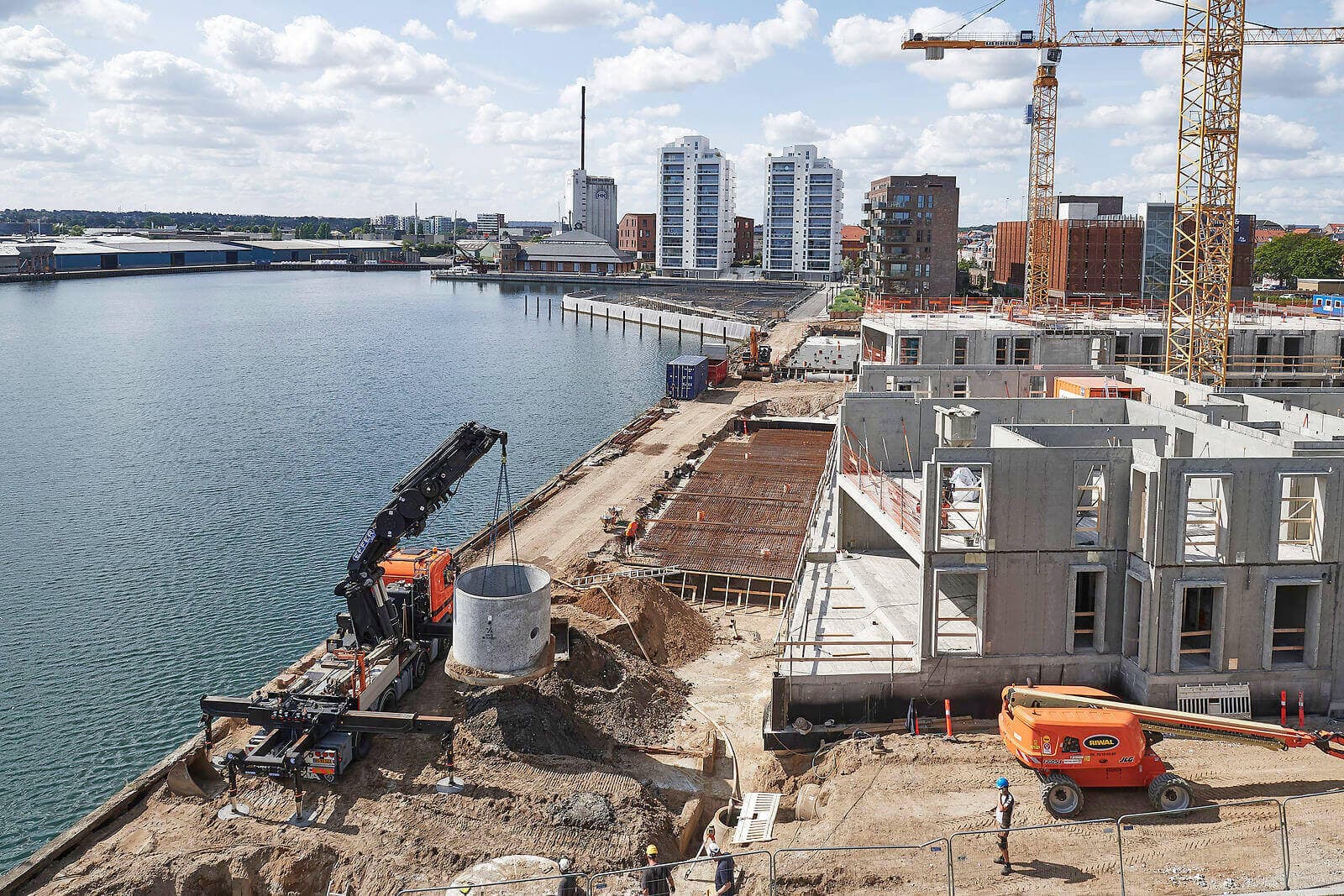 Havnen er et af de områder i Horsens, hvor der er gang i byggeriet. Der er brug for mange nye boliger i kommunen, som vokser med mere end 1000 indbyggere årligt.