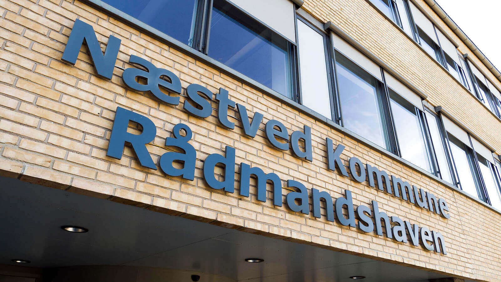 Team Øst på Næstved Kommunes Center for Børn og Unge har fået et strakspåbud fra Arbejdstilsynet om at arbejdet udsætter ansatte for en akut og betydelig helbredsfare. 