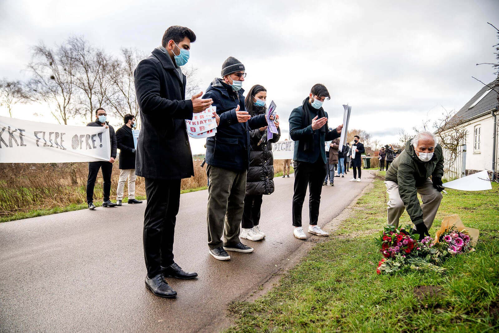Demonstration ved bostedet Ørbækskilde i Fårevejle hvor Yamma Ahamadzai blev dræbt. Familie og venner til den dræbte specialpædagog demonstrerede for mere sikkerhed i psykiatrien.