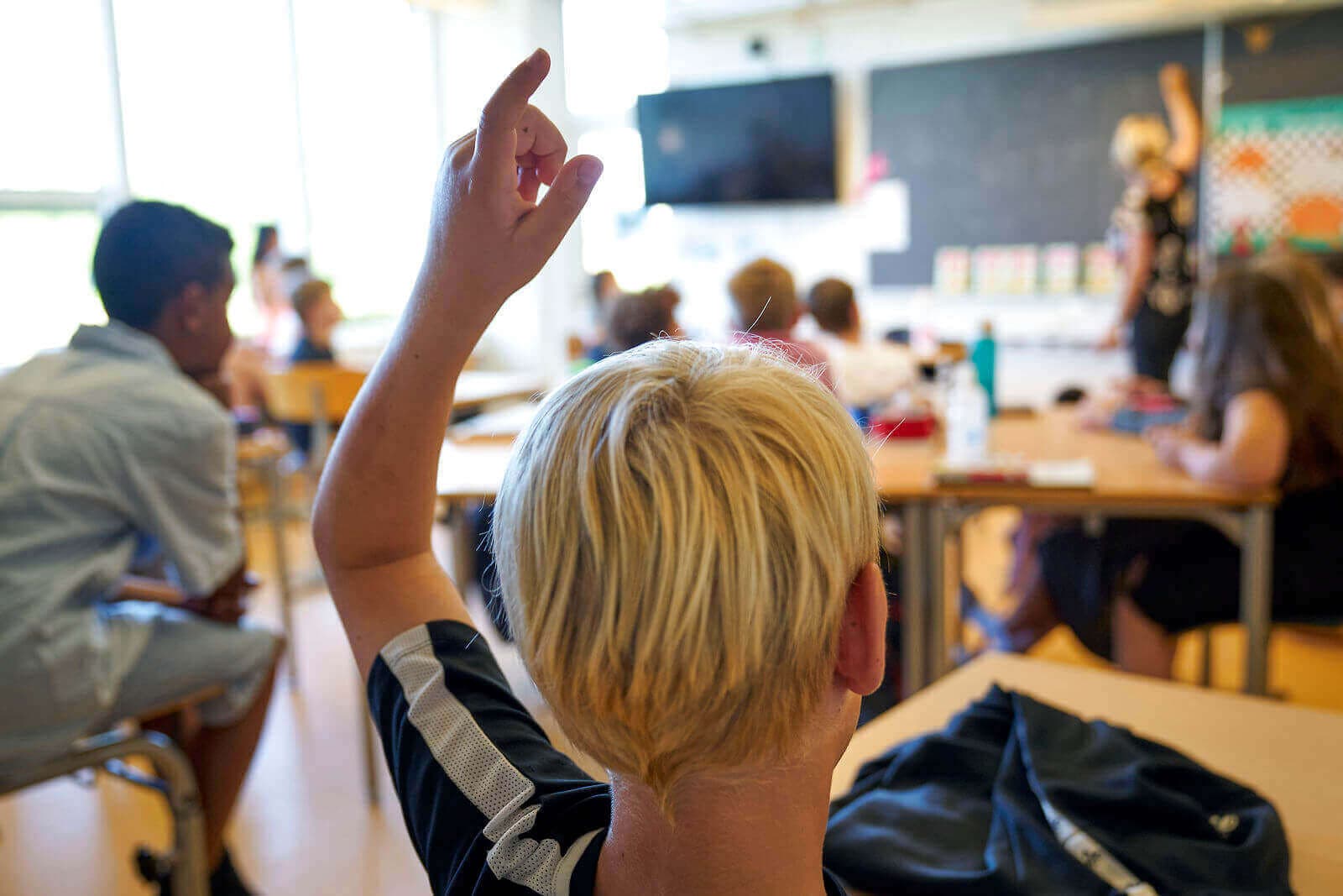  Da der ikke er afsat ekstra penge til stigende udgifter til specialskolerne, advarer Danmarks Lærerforening om, at de almindelige folkeskoler vil blive tvunget til besparelser med den nye økonomiaftale.