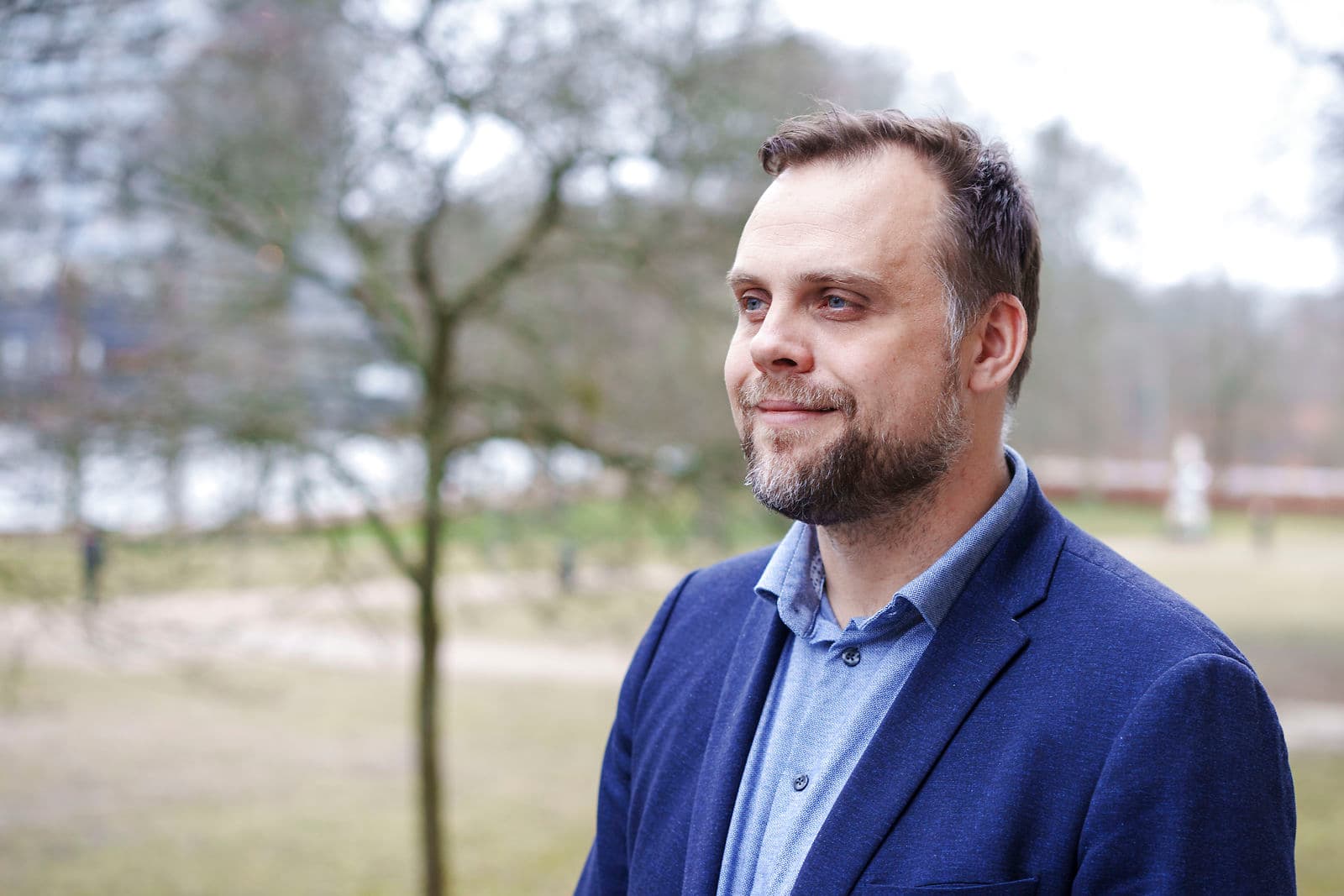 Steffen Jensen (S) er succesfuld borgmester på femte år i Halsnæs Kommune, hvor han både er født og opvokset. mandag 25. juli fylder han 40 år.

