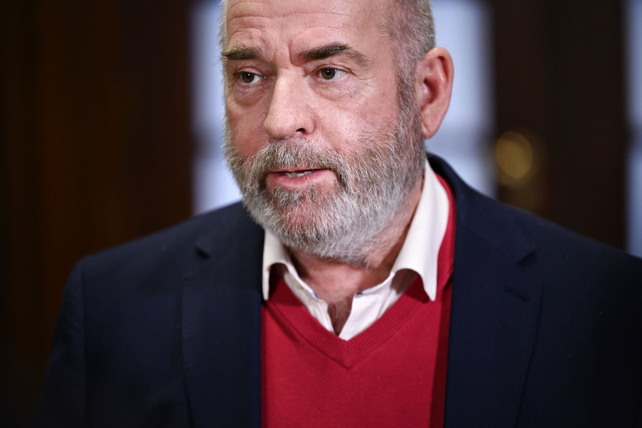 Efter 27 år i Dansk Folkeparti forlader tidligere næstformand Søren Espersen partiet. Han fortsætter som løsgænger, men vil ikke afvise en fremtid i Inger Støjbergs nye parti, Danmarksdemokraterne. 

