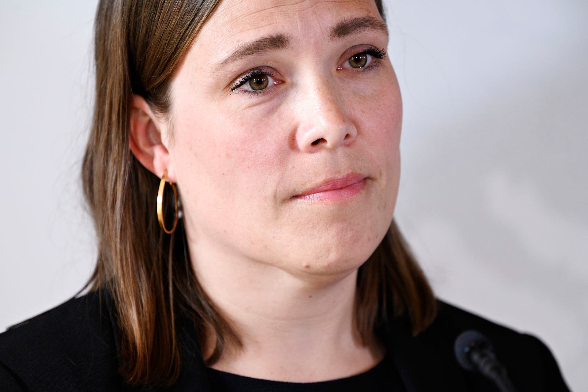   Social- og ældreminister Astrid Krag (S) har hørt fra medarbejdere i ældreplejen, hvordan dokumentationen indimellem går for vidt: - Hvordan den sunde fornuft et eller andet sted er forsvundet, når man ikke bare skal spørge hr. Hansen hver morgen, om han igen foretrækker havregrød til morgenmad, men at man også skal registrere, at man har spurgt ham. 
