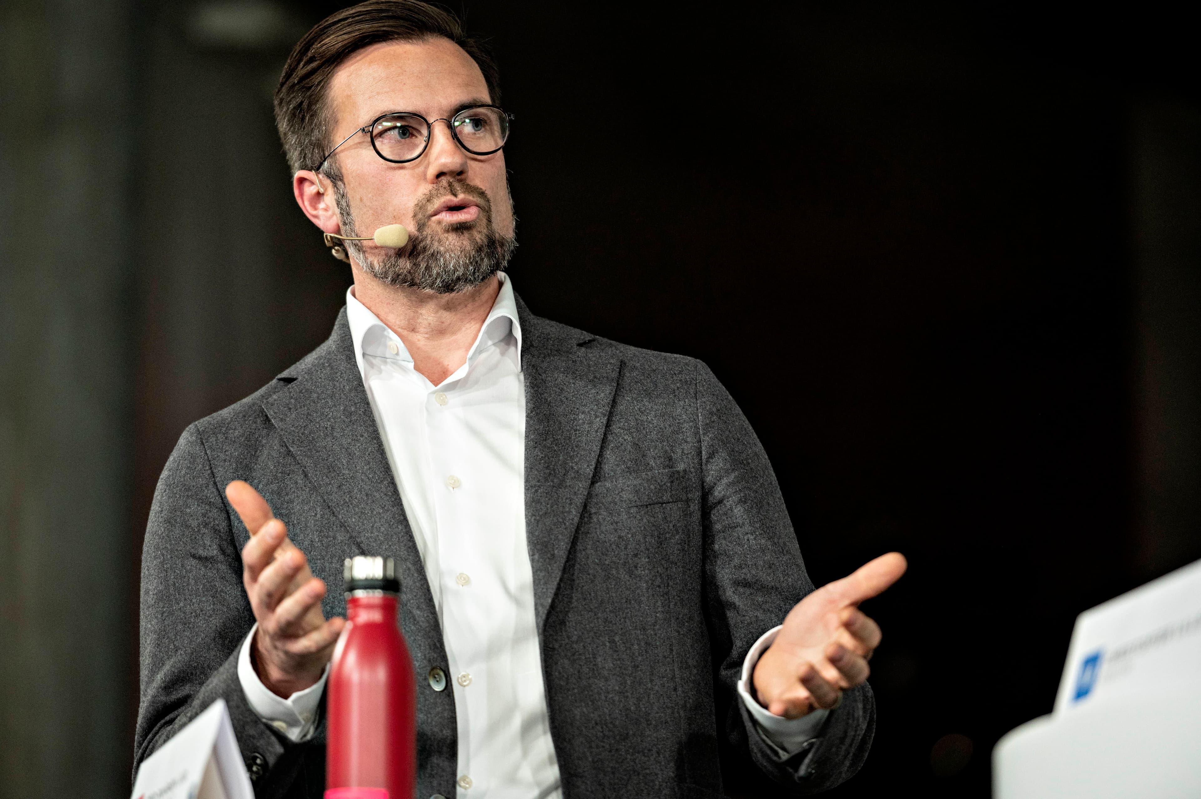Formand for KLs Arbejdsmarkeds- og Borgerserviceudvalg Peter Rahbæk Juel (S) opfordrede på KLs årlige beskæftigelseskonference politikerne på Christiansborg til at tage aktivt stilling til, hvordan fremtidens beskæftigelsesindsats skal se ud.
