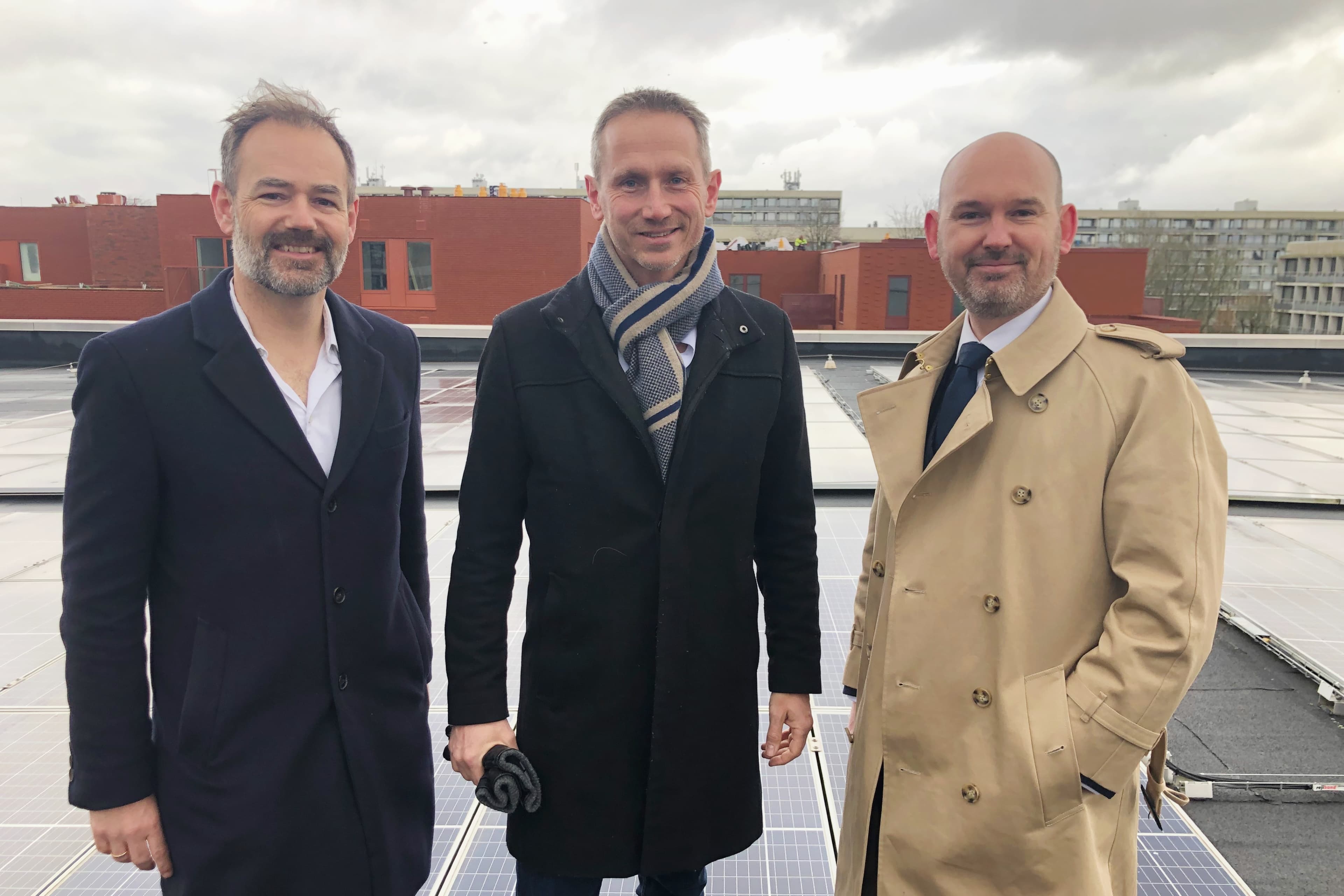 Solceller på offentlige bygninger har længe været beskrevet som lavthængende frugter for kommunerne i den grønne omstilling. Alligevel har det stået stille på området. Det forsøger Aarhus nu at ændre på.  